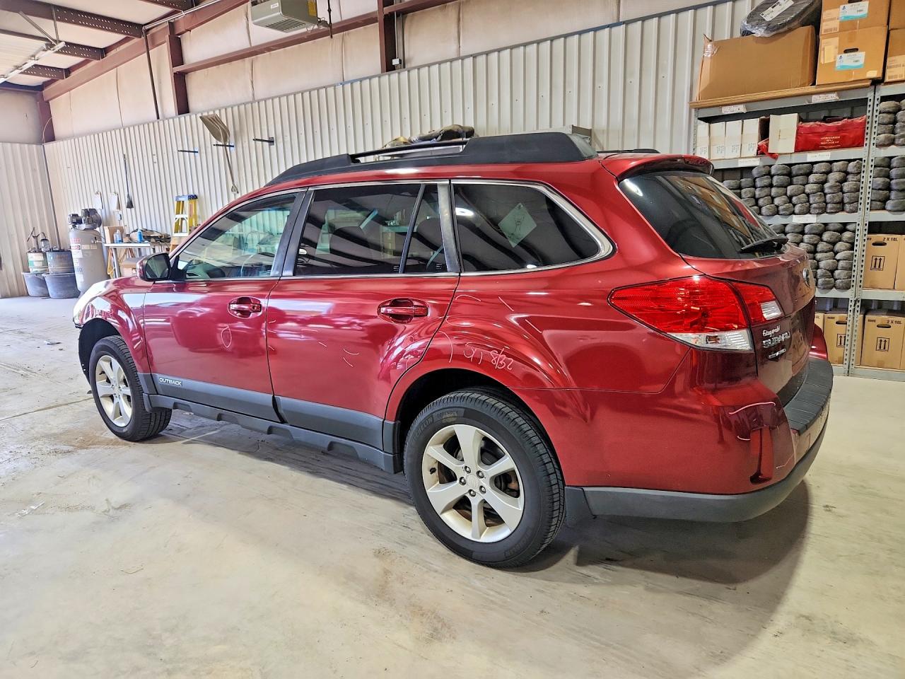 2013 Subaru Outback 2.5i Premium Red vin: 4S4BRBGC8D3319253