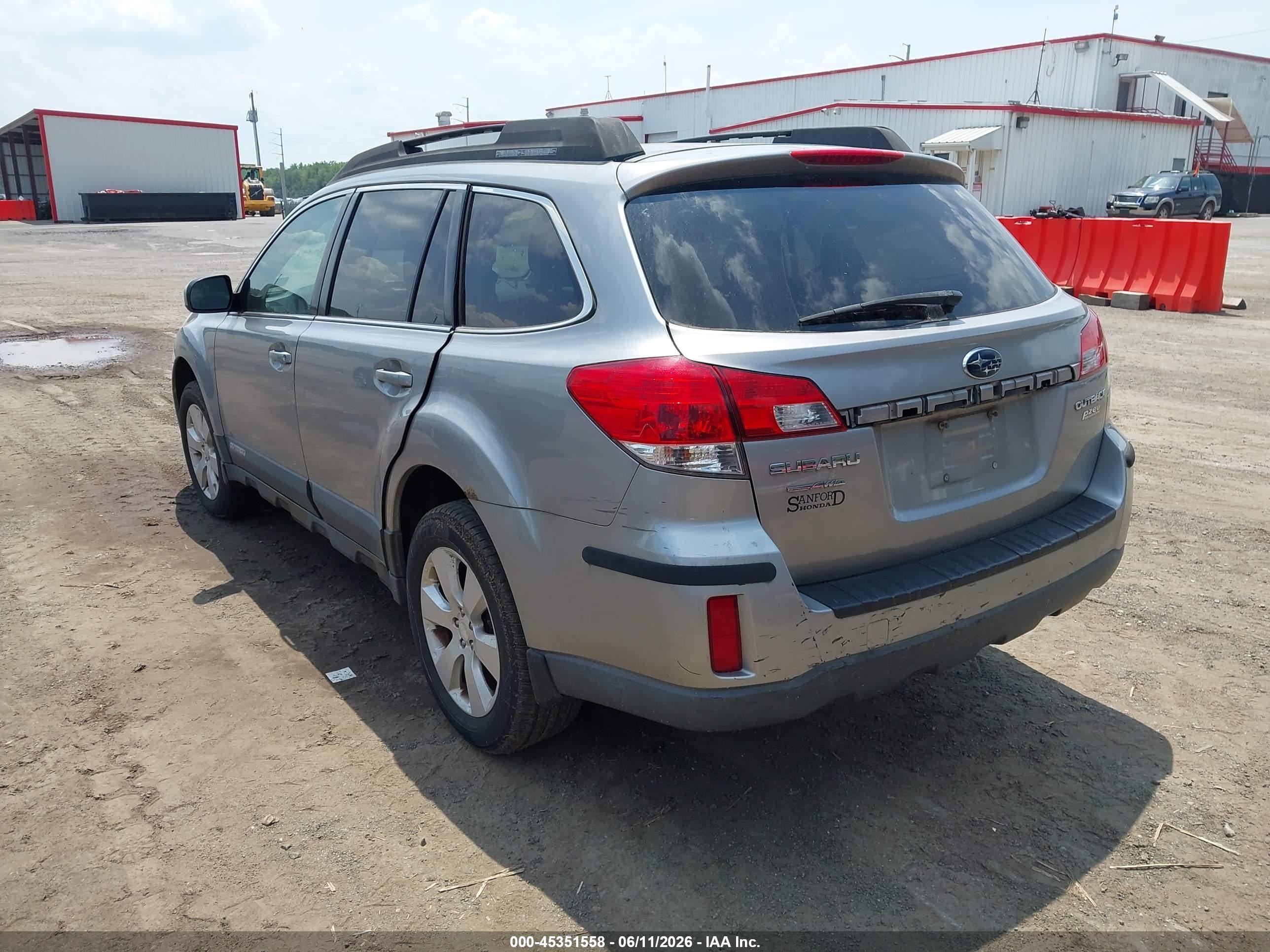 2010 Subaru Outback 2.5i Premium Silver vin: 4S4BRBGC9A3327079