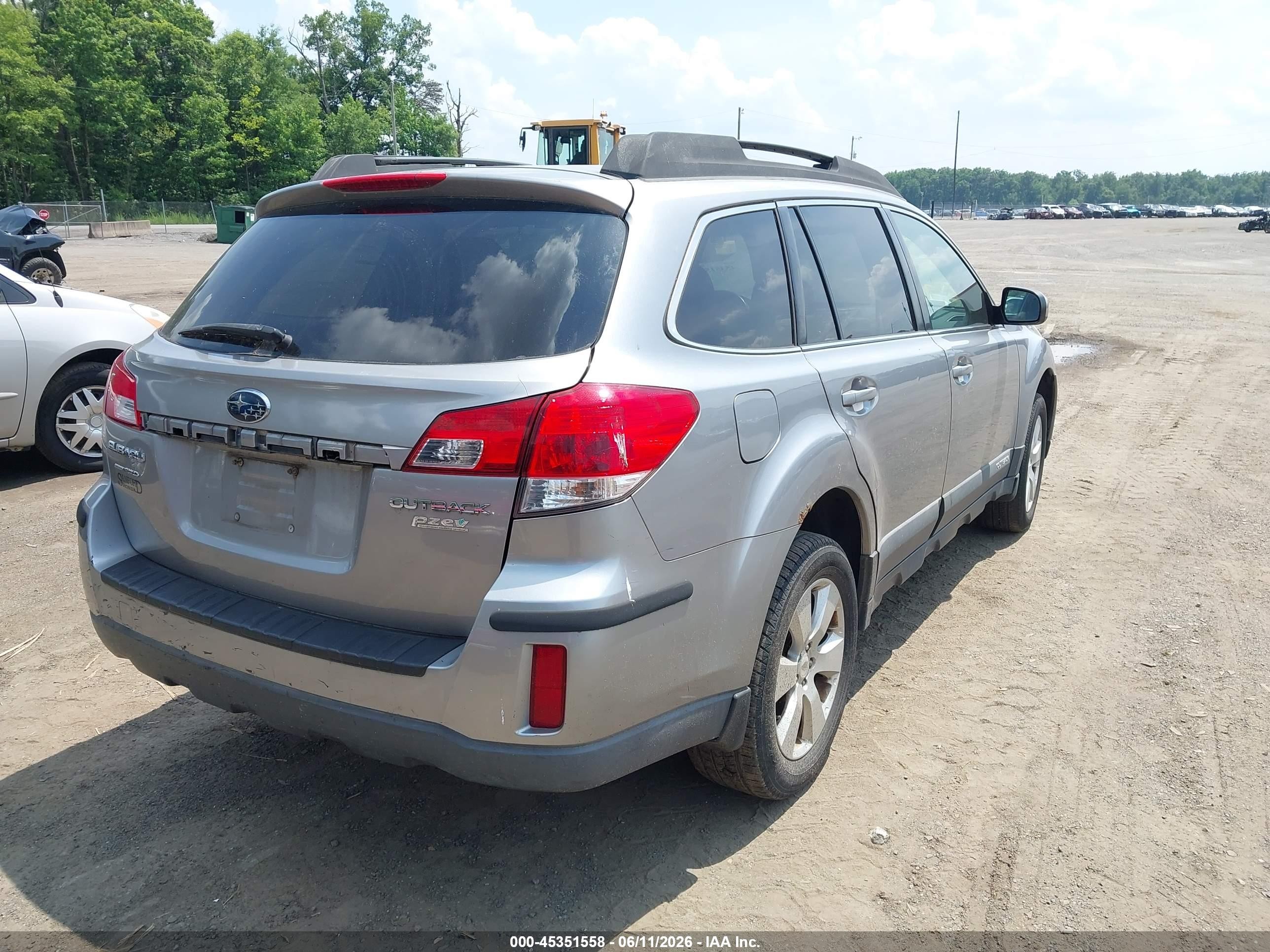2010 Subaru Outback 2.5i Premium Silver vin: 4S4BRBGC9A3327079