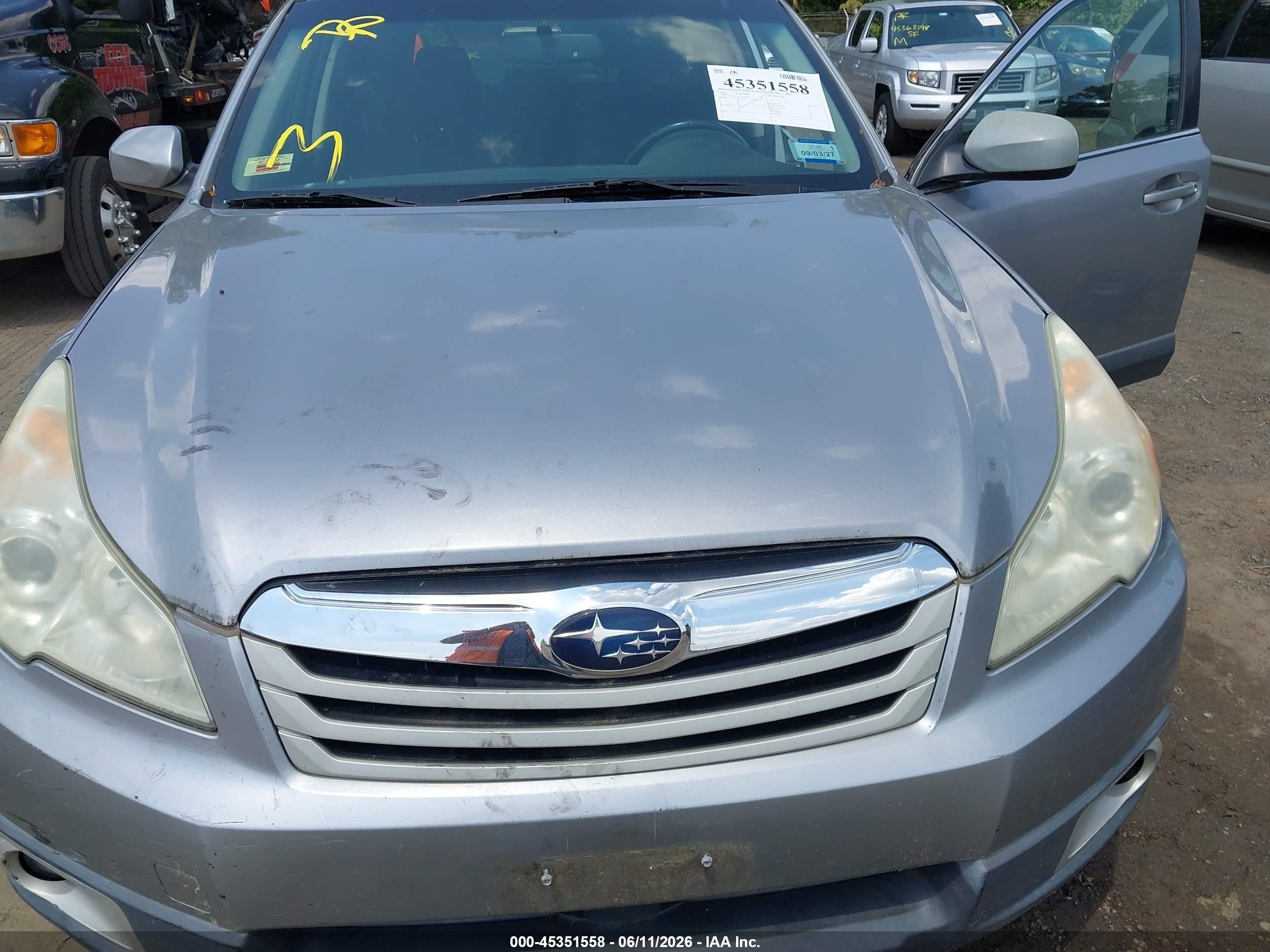 2010 Subaru Outback 2.5i Premium Silver vin: 4S4BRBGC9A3327079