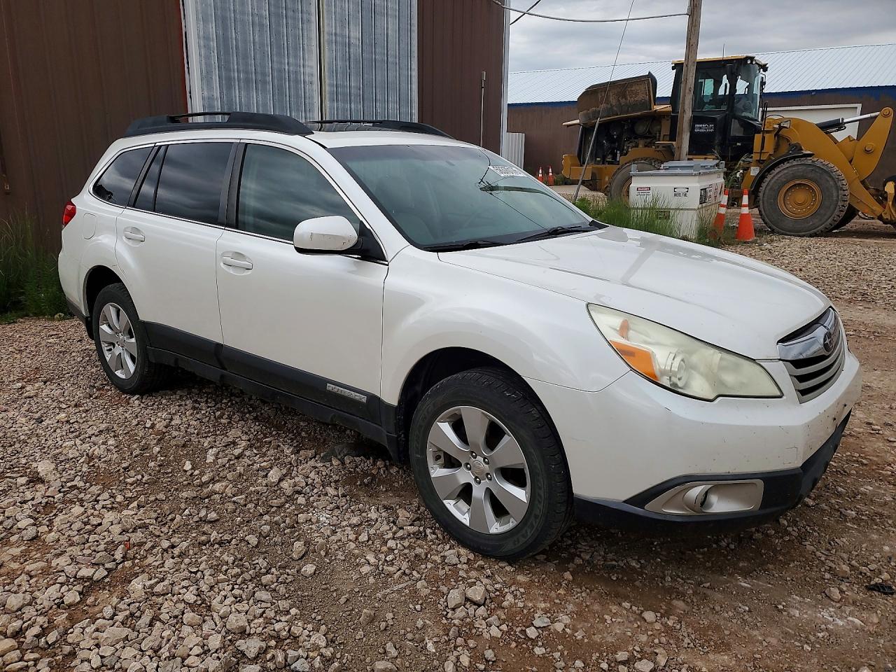 2011 Subaru Outback 2.5i Premium White vin: 4S4BRBGC9B3334163