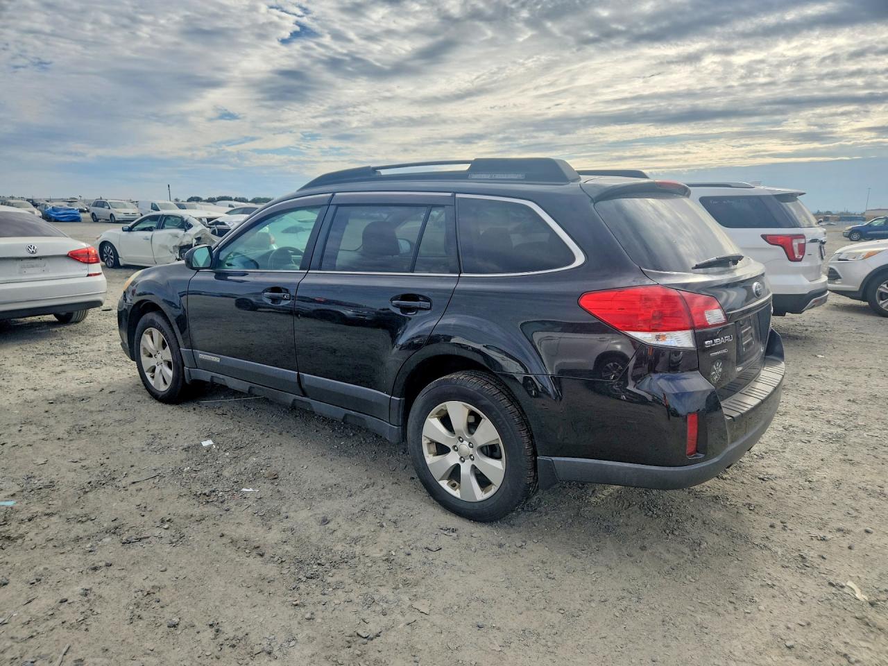 2011 Subaru Outback 2.5i Premium Черный vin: 4S4BRBGC9B3366417