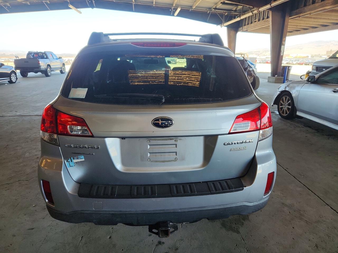 2012 Subaru Outback 2.5i Premium Серебряный vin: 4S4BRBGC9C3267307