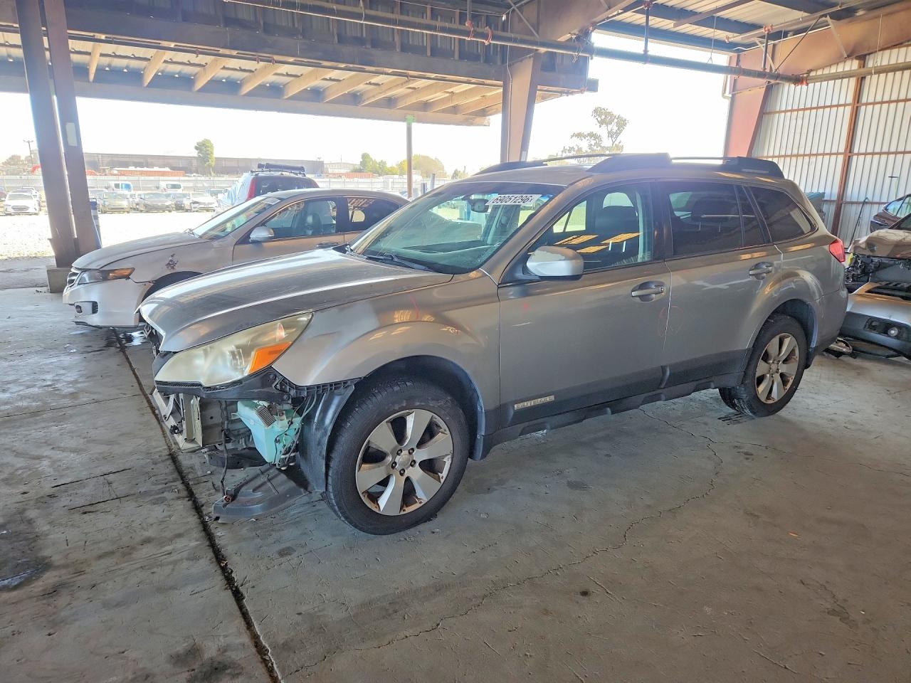 2012 Subaru Outback 2.5i Premium Серебряный vin: 4S4BRBGC9C3267307