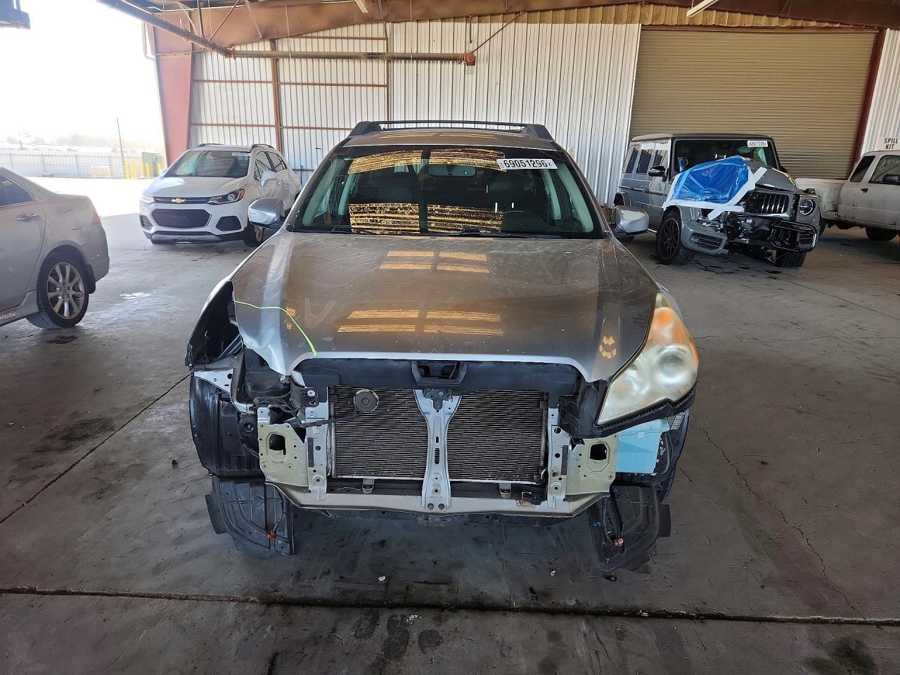 2012 Subaru Outback 2.5i Premium Серебряный vin: 4S4BRBGC9C3267307