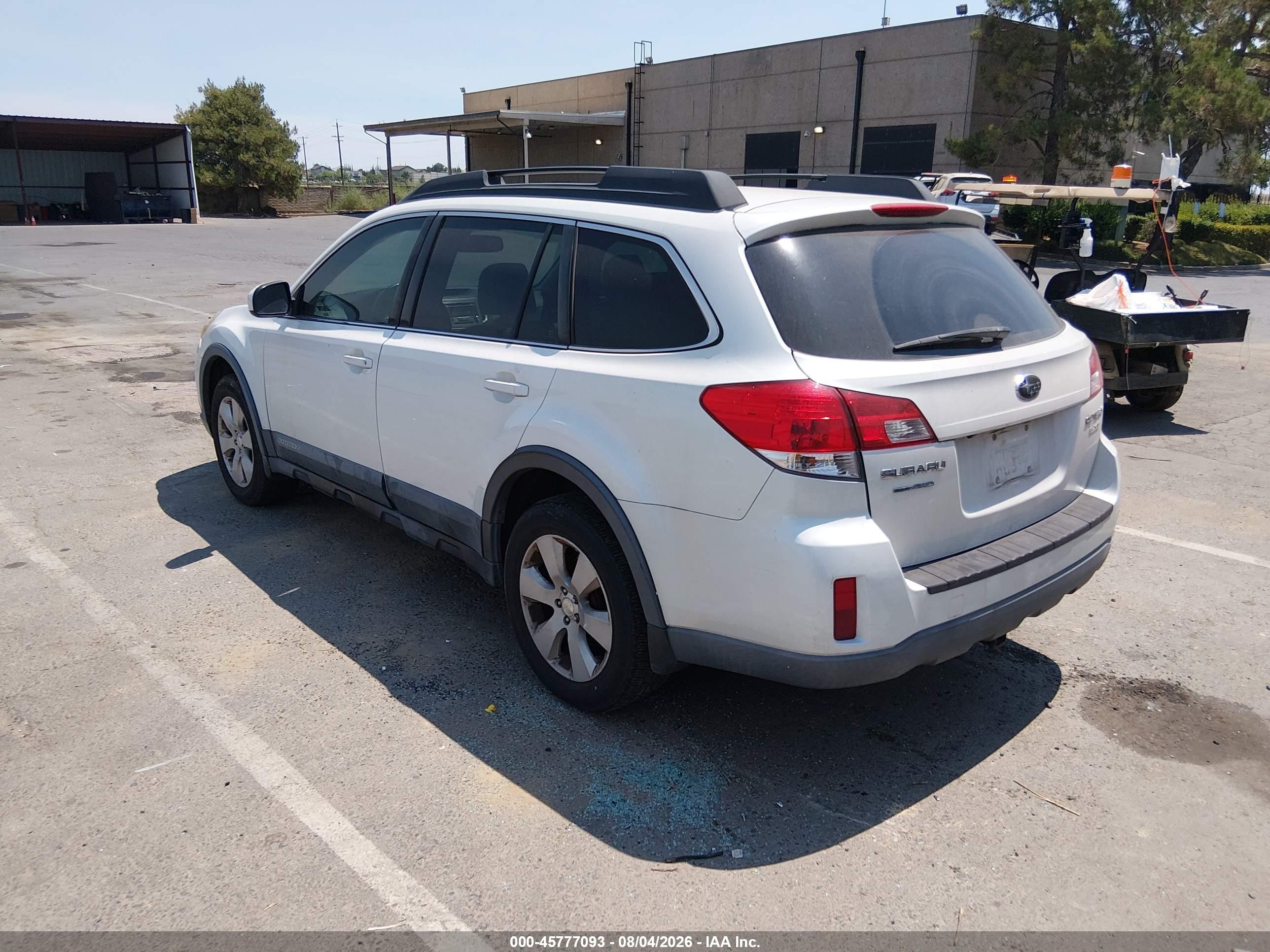 2012 Subaru Outback 2.5i Premium White vin: 4S4BRBGCXC3225857