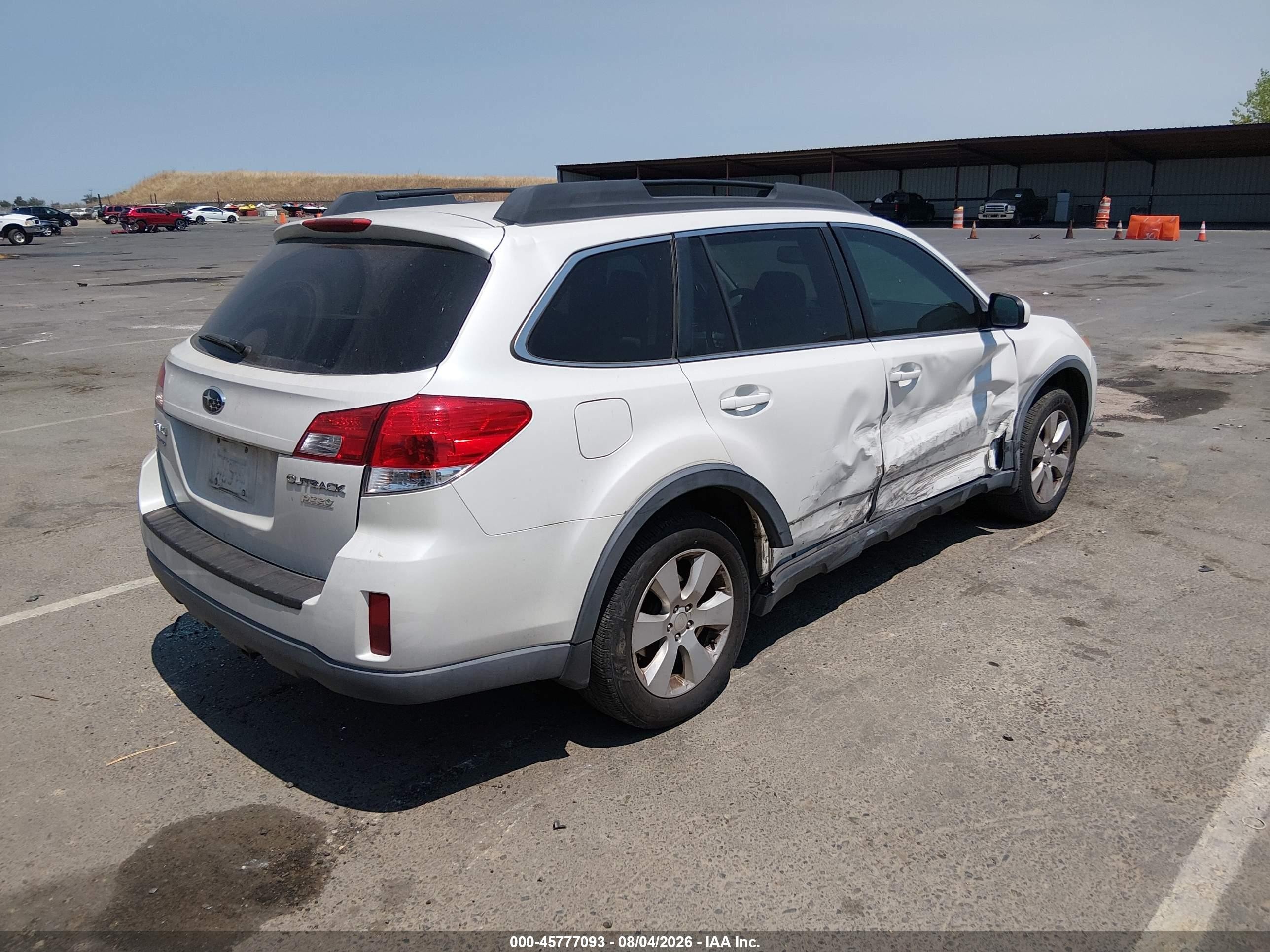 2012 Subaru Outback 2.5i Premium White vin: 4S4BRBGCXC3225857