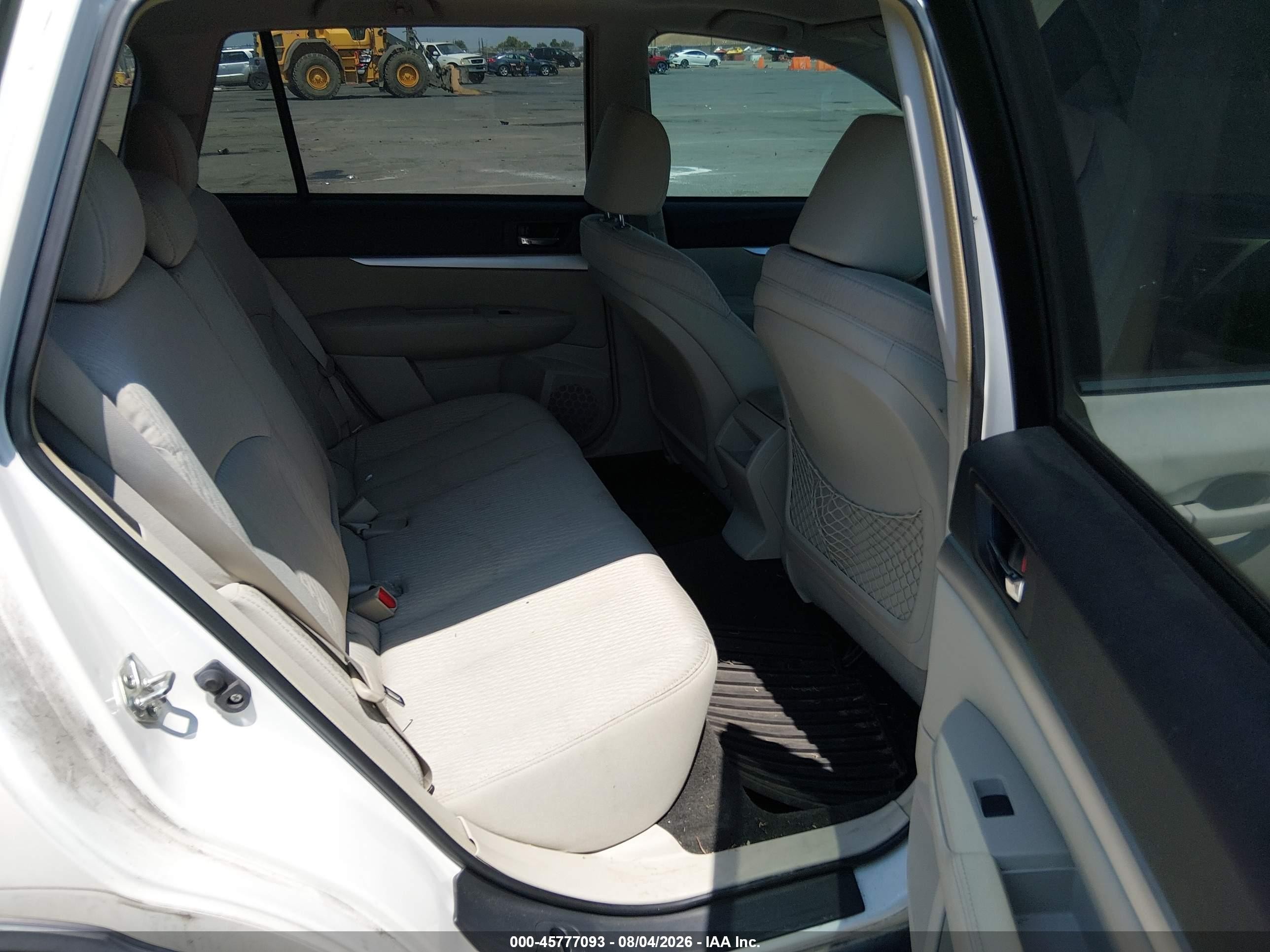2012 Subaru Outback 2.5i Premium White vin: 4S4BRBGCXC3225857