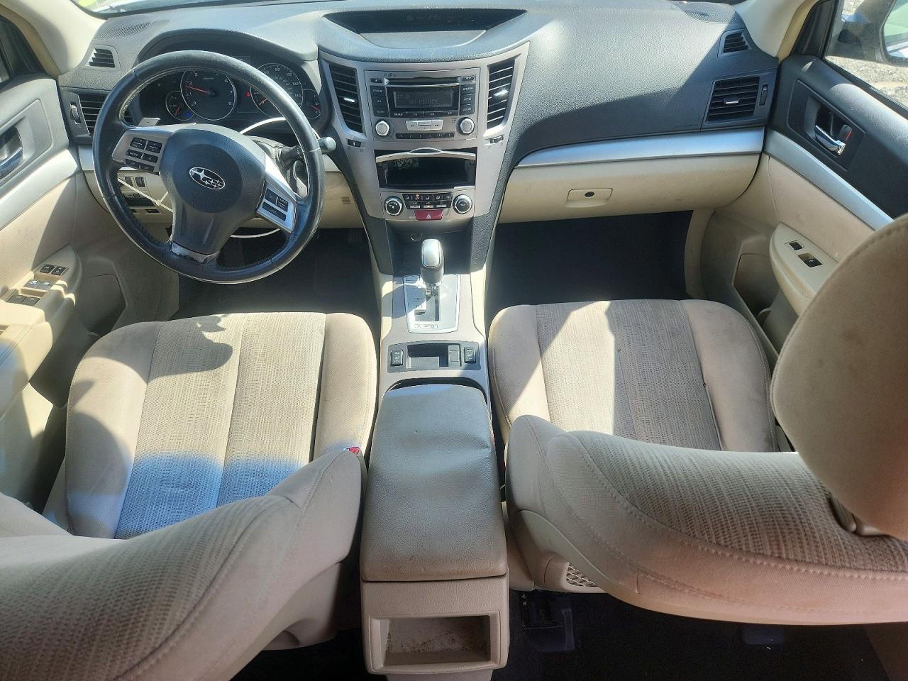 2013 Subaru Outback 2.5i Premium White vin: 4S4BRBGCXD3241719
