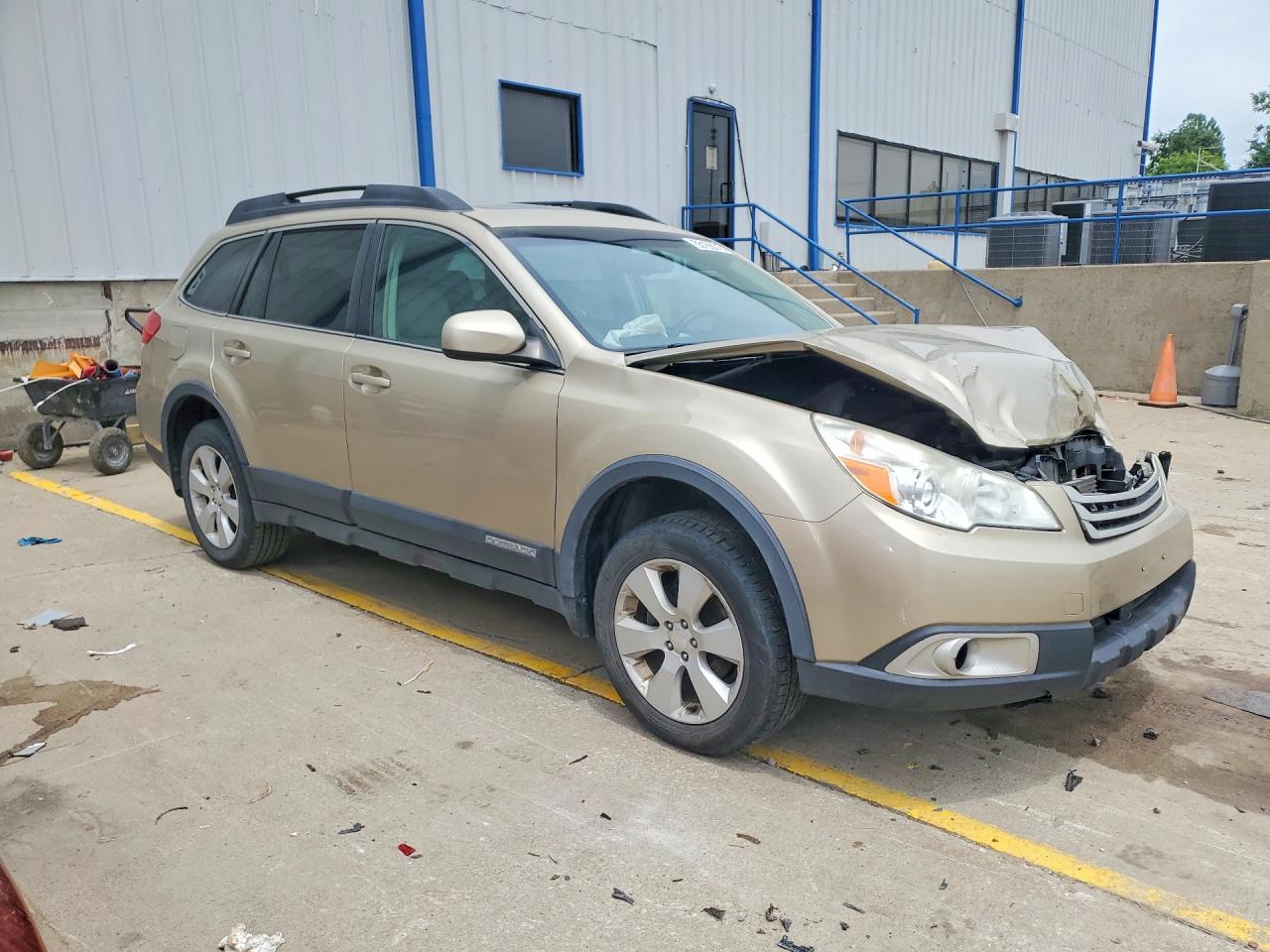 2010 Subaru Outback 2.5i Premium Gold vin: 4S4BRBHC0A3316888
