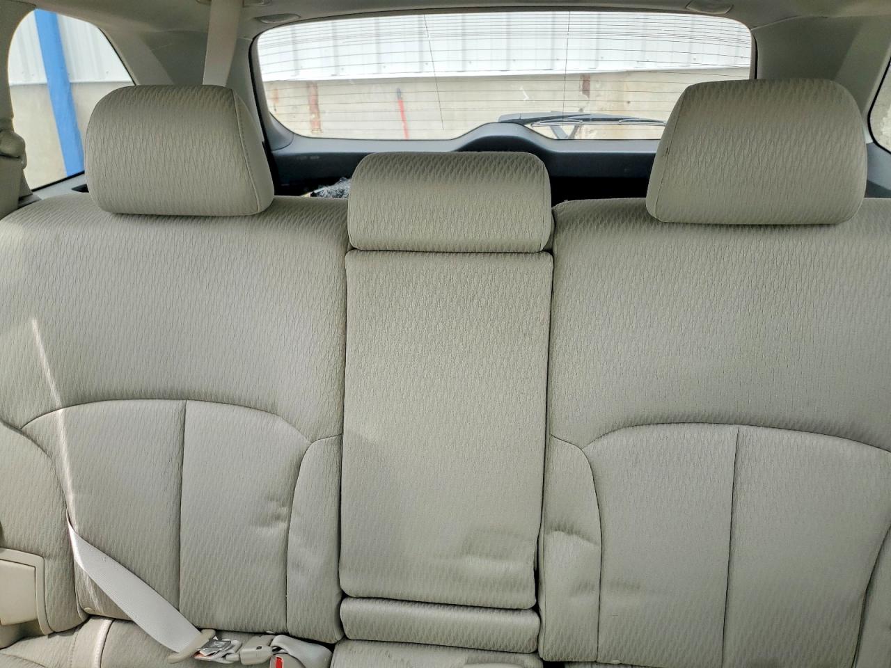 2010 Subaru Outback 2.5i Premium Gold vin: 4S4BRBHC0A3316888