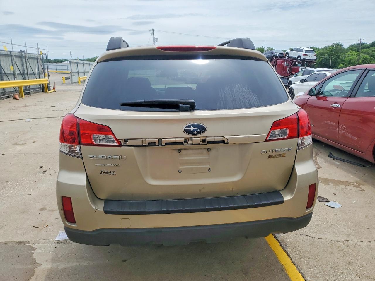 2010 Subaru Outback 2.5i Premium Gold vin: 4S4BRBHC0A3316888