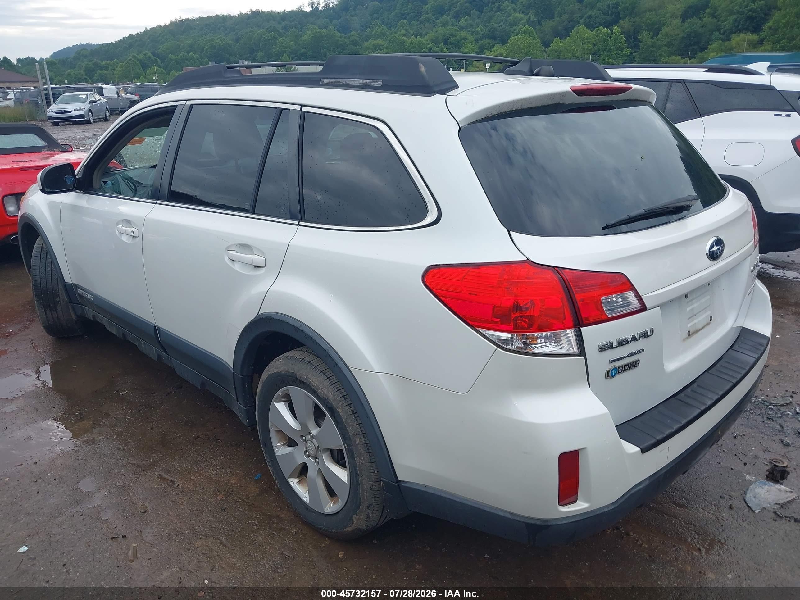 2011 Subaru Outback 2.5i Premium White vin: 4S4BRBHC1B1420013