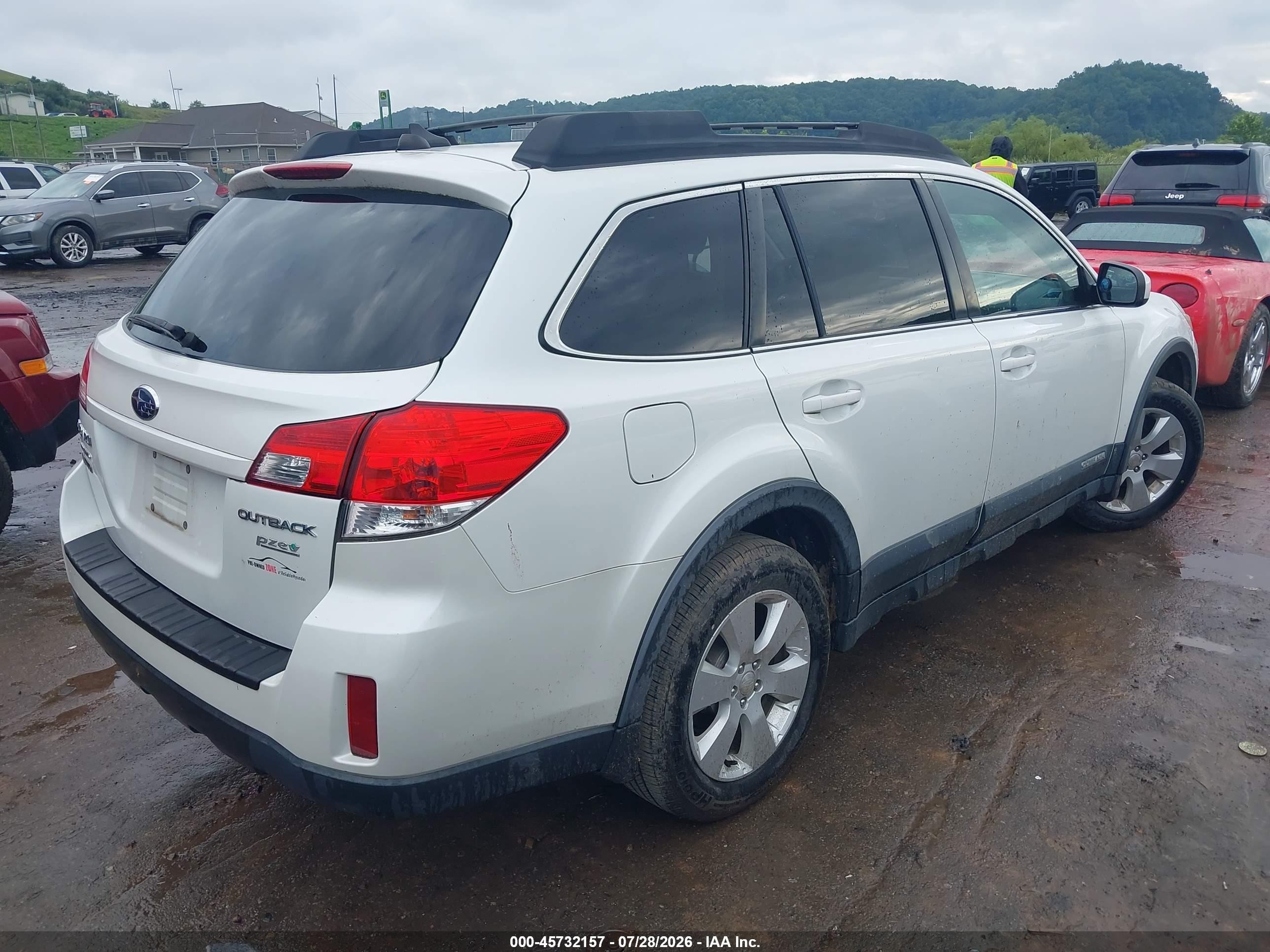 2011 Subaru Outback 2.5i Premium White vin: 4S4BRBHC1B1420013