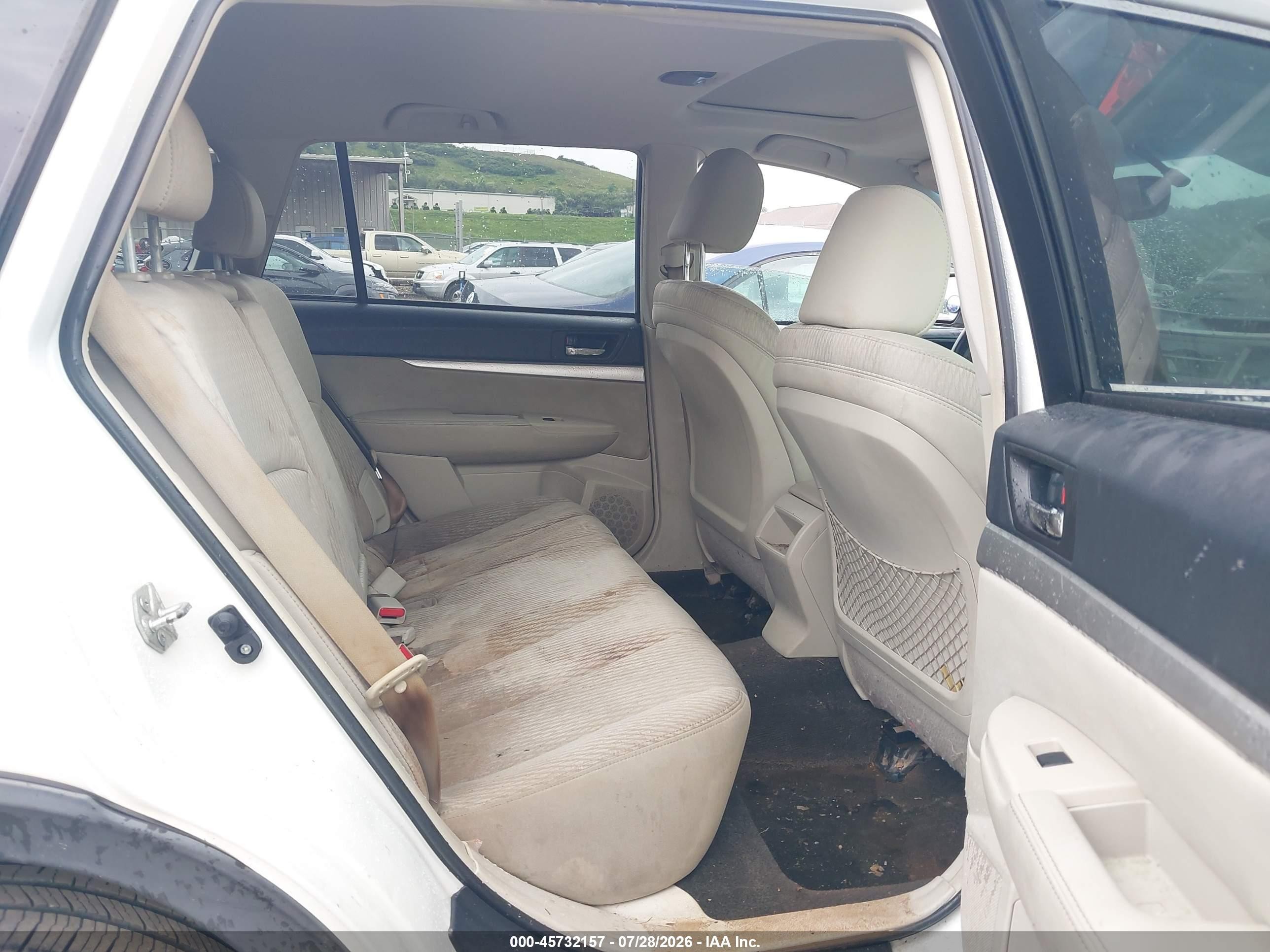 2011 Subaru Outback 2.5i Premium White vin: 4S4BRBHC1B1420013
