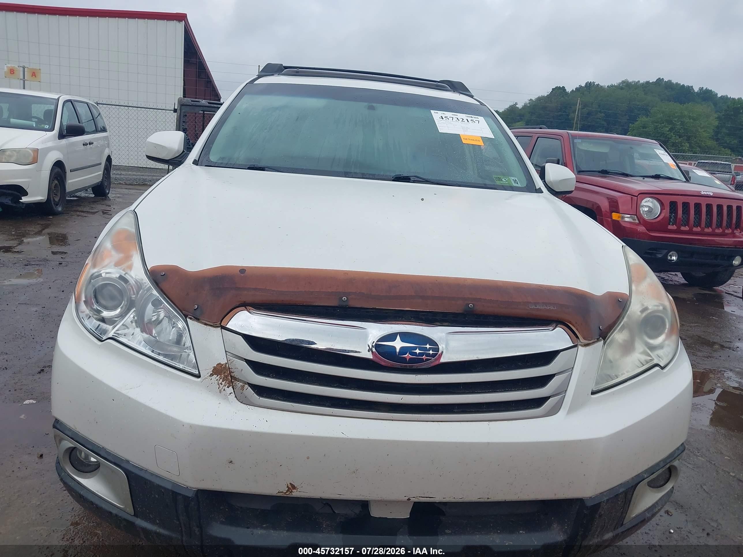 2011 Subaru Outback 2.5i Premium White vin: 4S4BRBHC1B1420013