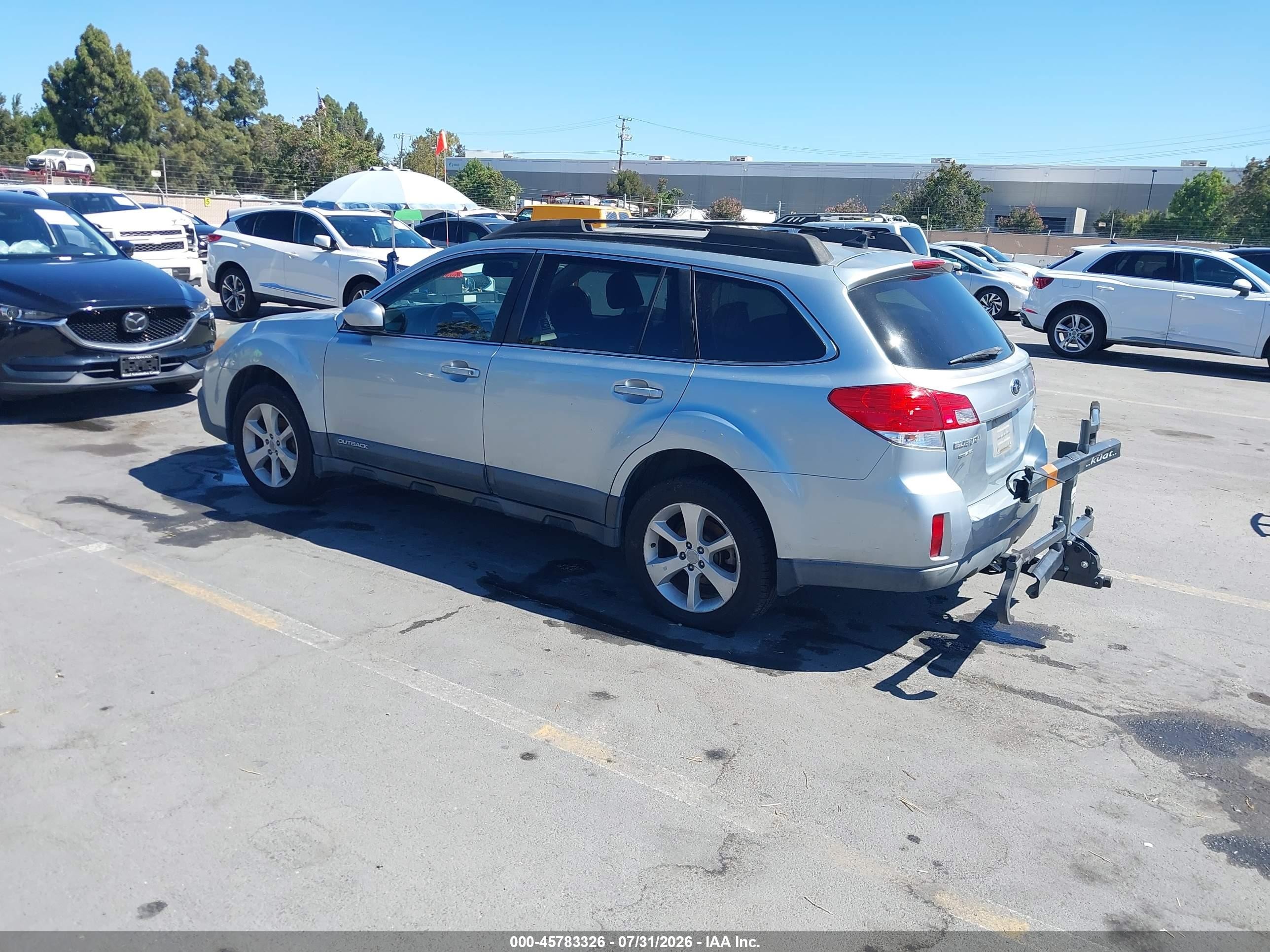 2013 Subaru Outback 2.5i Premium Silver vin: 4S4BRBHC6D3284176