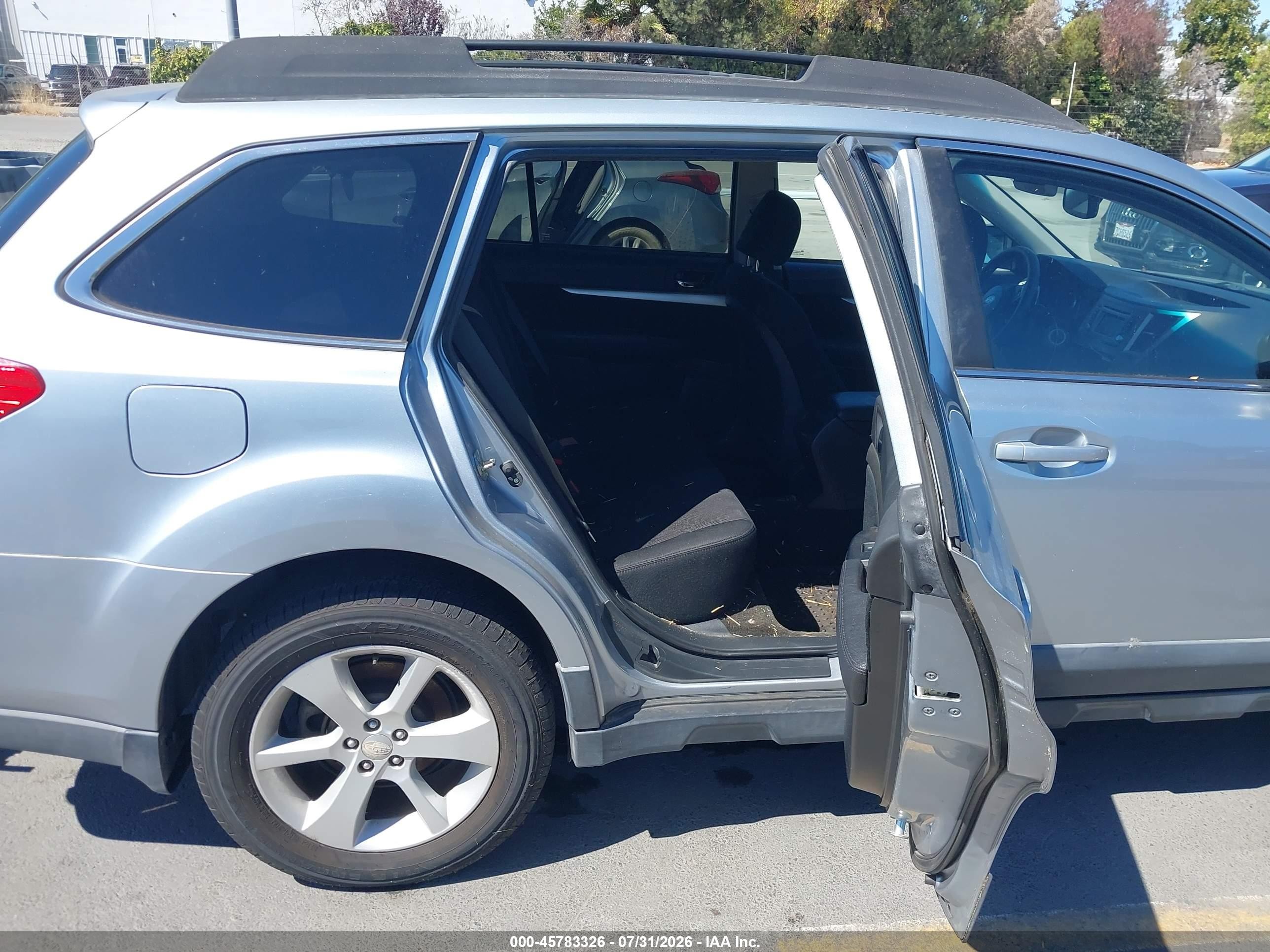 2013 Subaru Outback 2.5i Premium Silver vin: 4S4BRBHC6D3284176