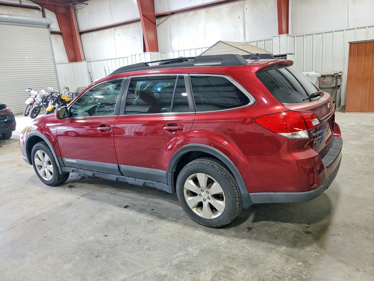 2011 Subaru Outback 2.5i Premium Burgundy vin: 4S4BRBHC8B3352796