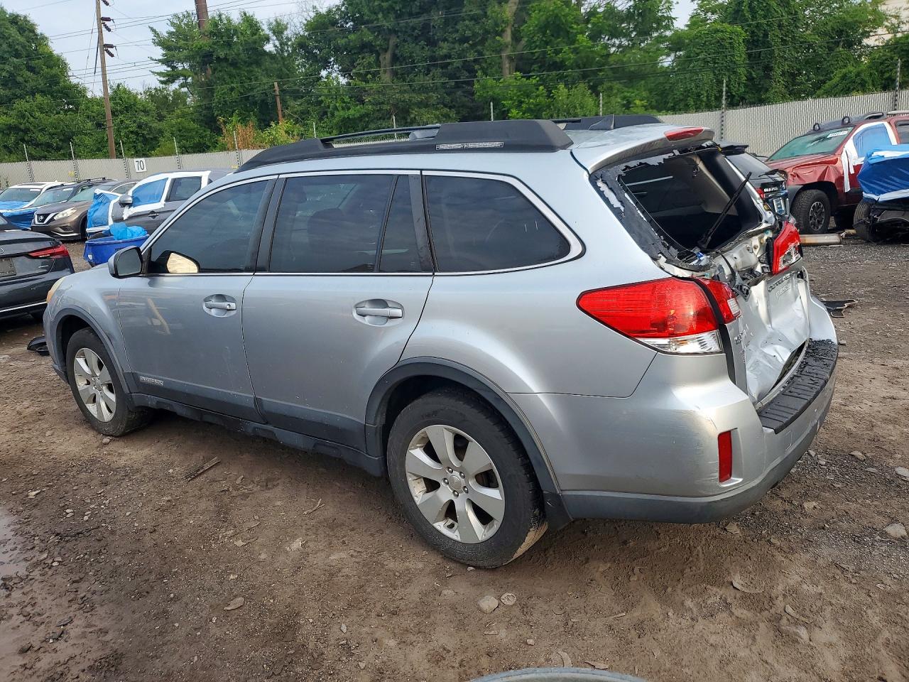 2012 Subaru Outback 2.5i Premium Серебряный vin: 4S4BRBHC8C3217514