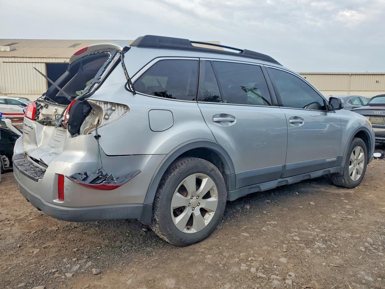 2012 Subaru Outback 2.5i Premium Серебряный vin: 4S4BRBHC8C3217514