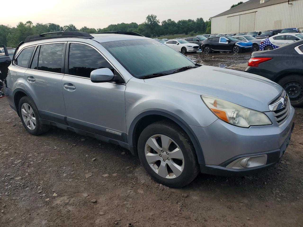 2012 Subaru Outback 2.5i Premium Серебряный vin: 4S4BRBHC8C3217514