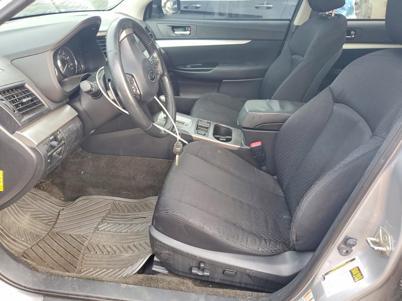2012 Subaru Outback 2.5i Premium Серебряный vin: 4S4BRBHC8C3217514
