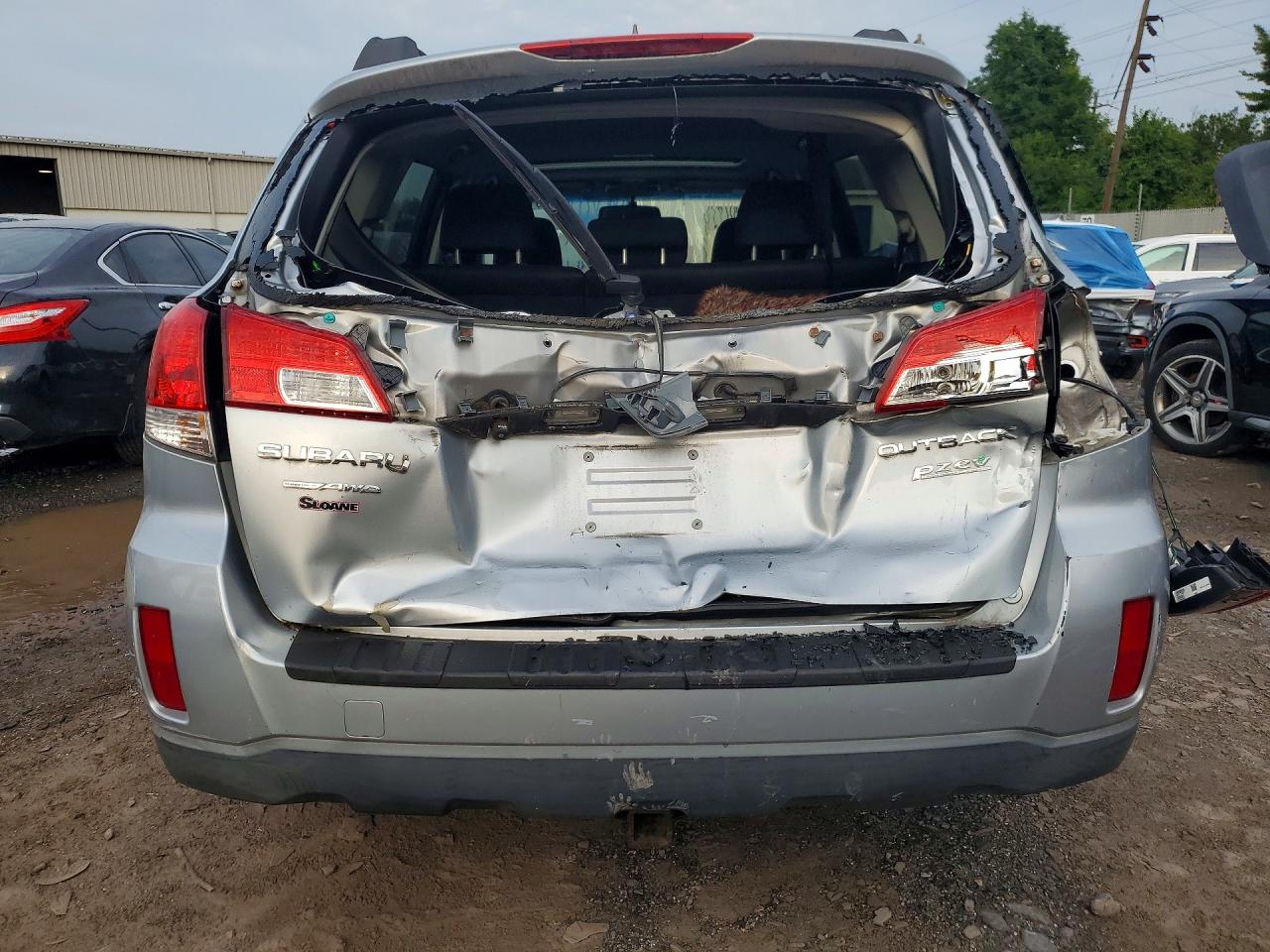 2012 Subaru Outback 2.5i Premium Серебряный vin: 4S4BRBHC8C3217514