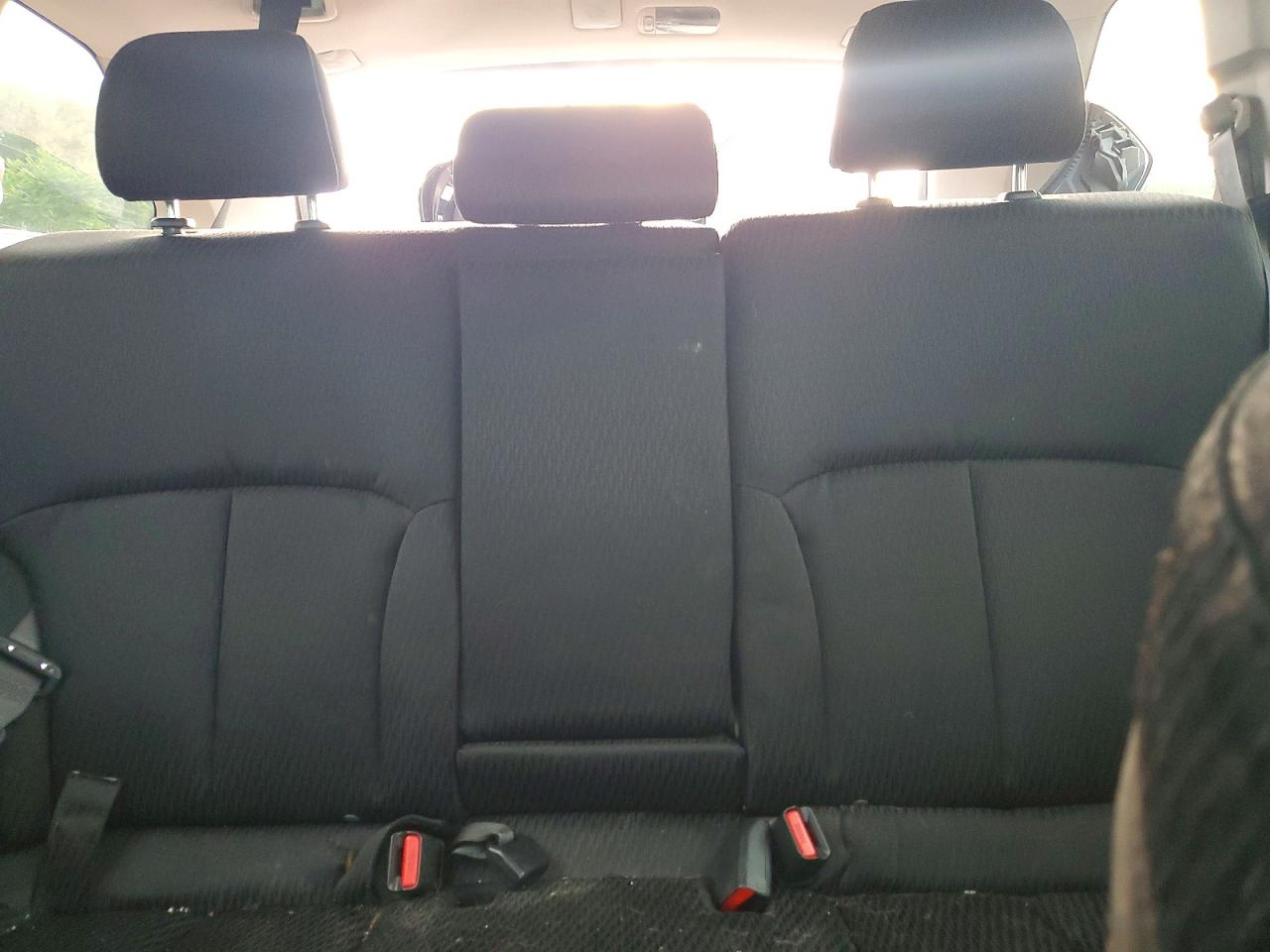 2012 Subaru Outback 2.5i Premium Серебряный vin: 4S4BRBHC8C3217514