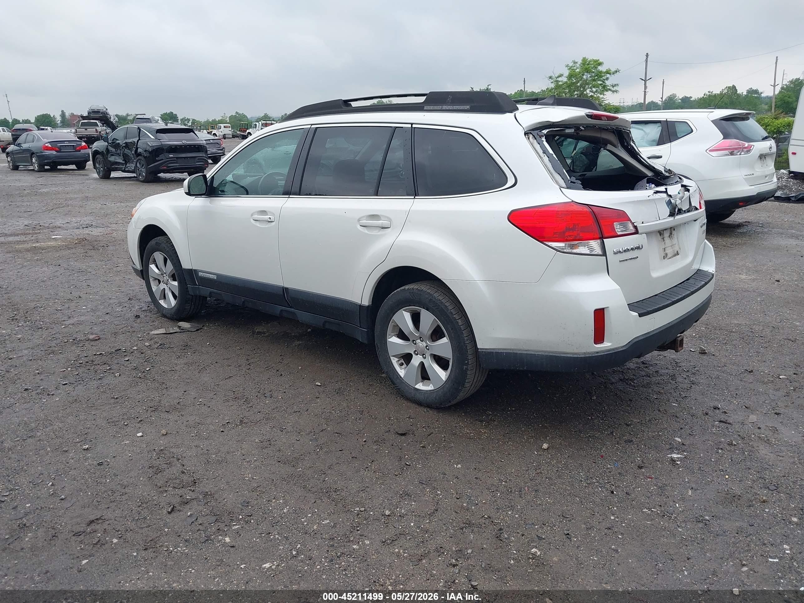2011 Subaru Outback 2.5i Limited White vin: 4S4BRBJC1B3336823