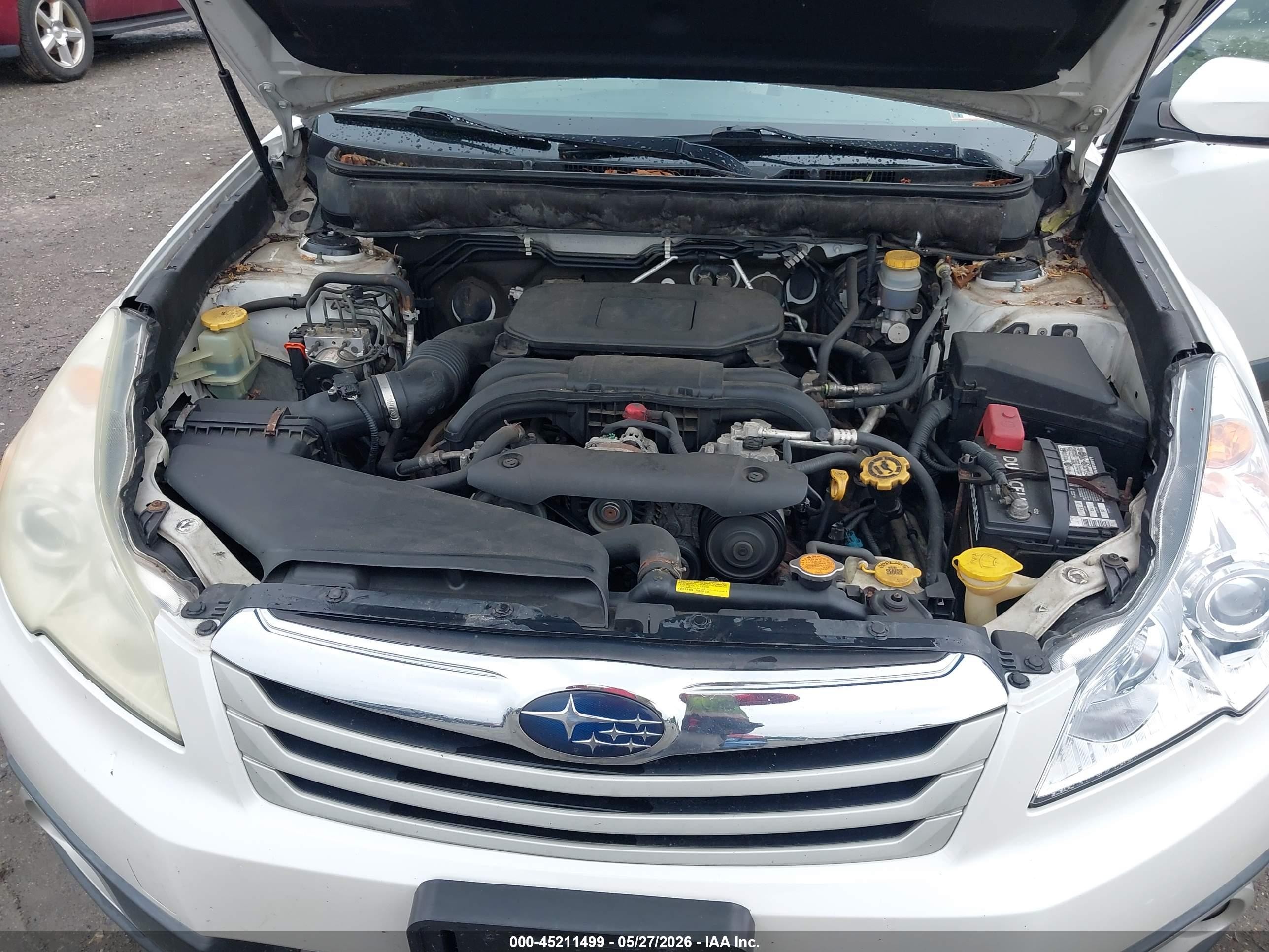 2011 Subaru Outback 2.5i Limited White vin: 4S4BRBJC1B3336823
