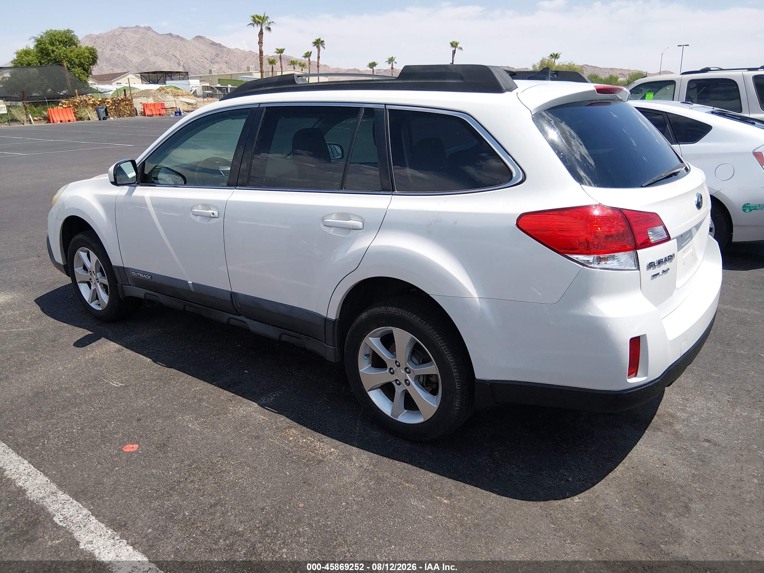 2013 Subaru Outback 2.5i Limited White vin: 4S4BRBJC1D3242248