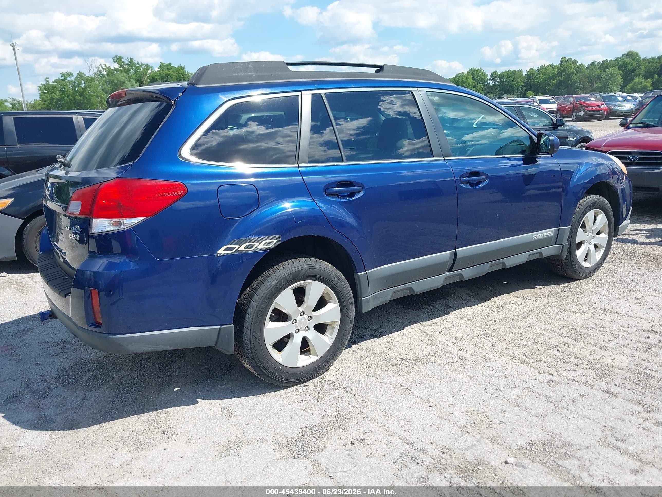 2010 Subaru Outback 2.5i Limited Blue vin: 4S4BRBJC2A3344430