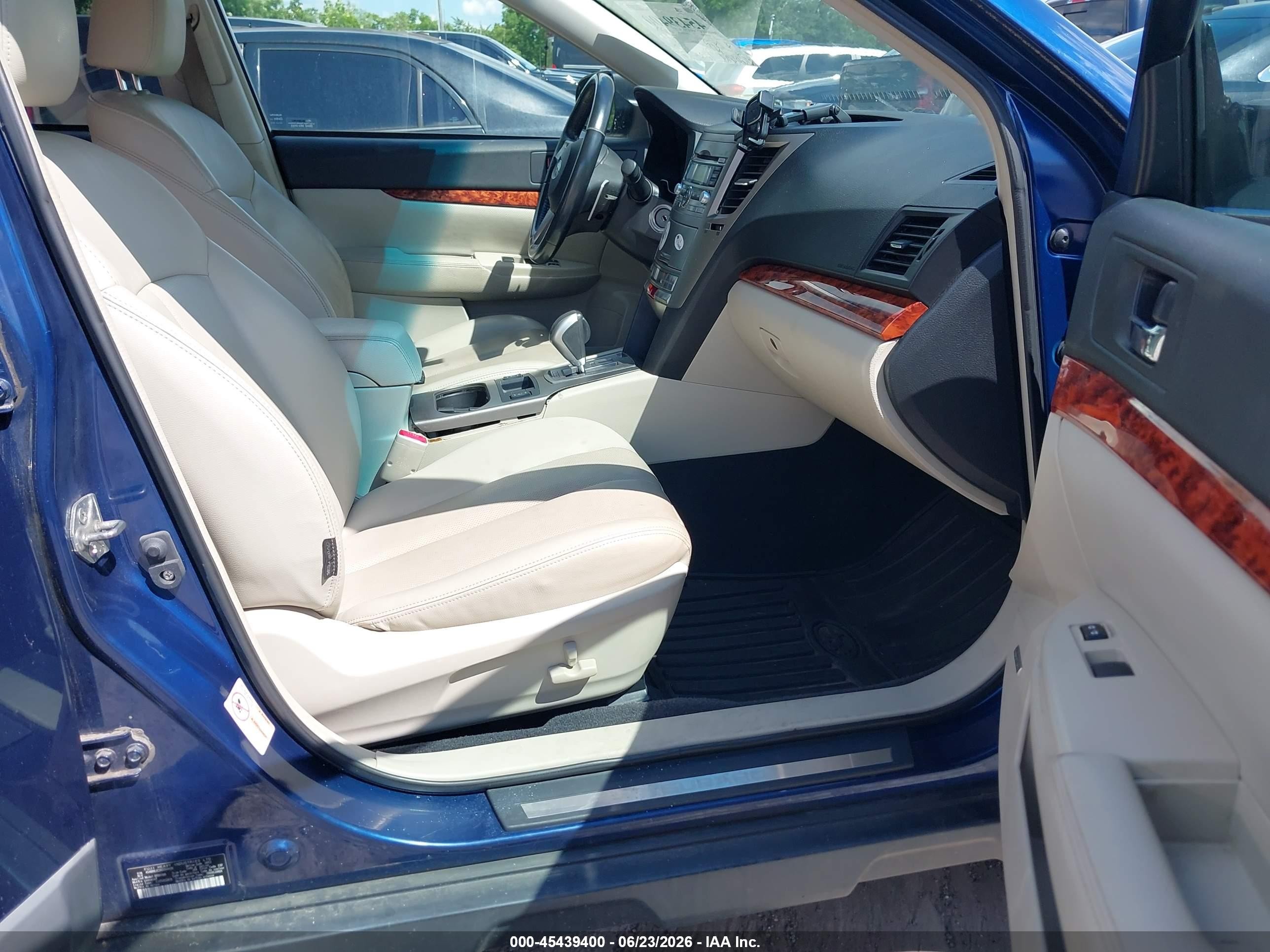 2010 Subaru Outback 2.5i Limited Blue vin: 4S4BRBJC2A3344430