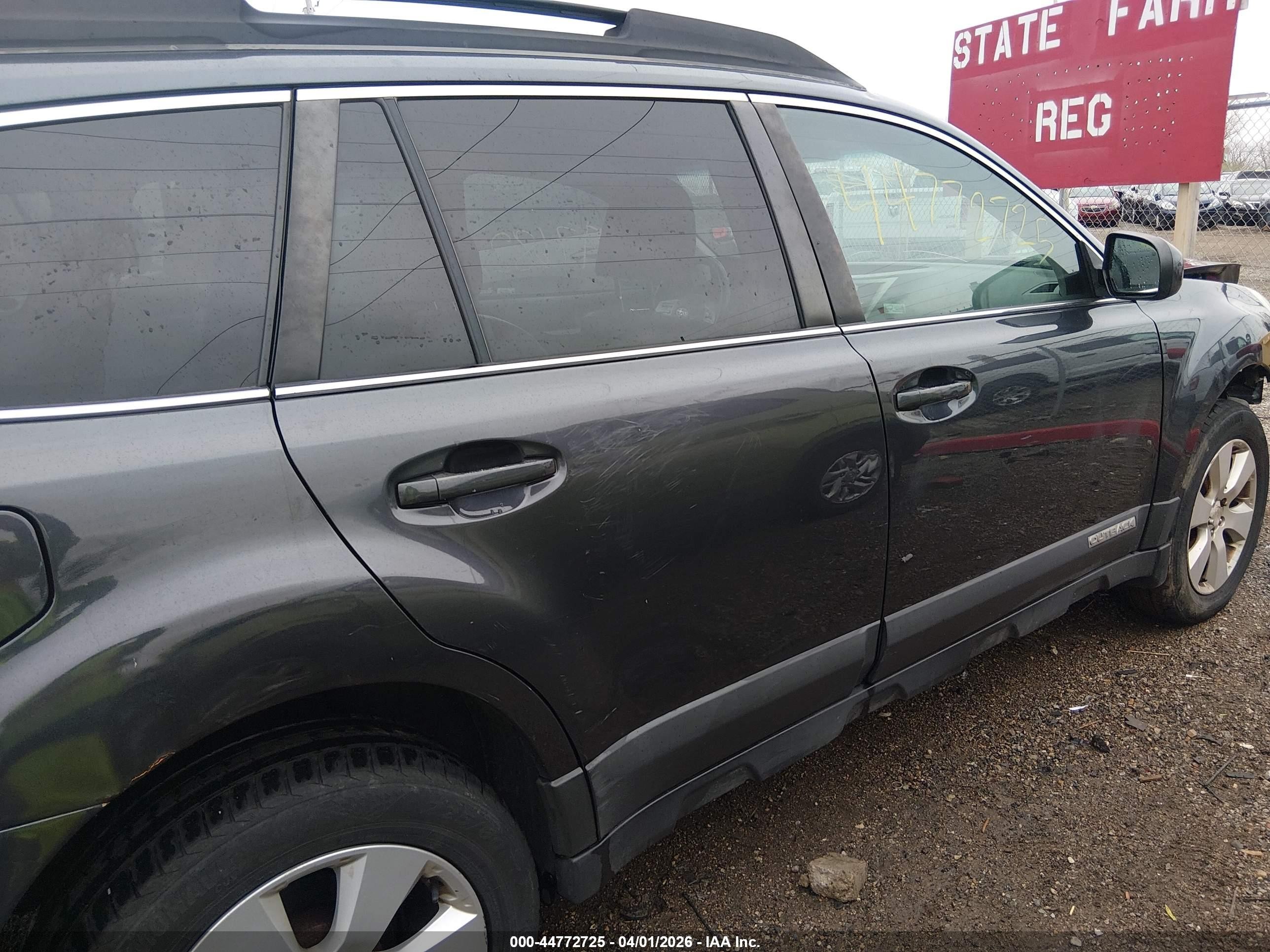 2011 Subaru Outback 2.5i Limited Gray vin: 4S4BRBJC2B3338919