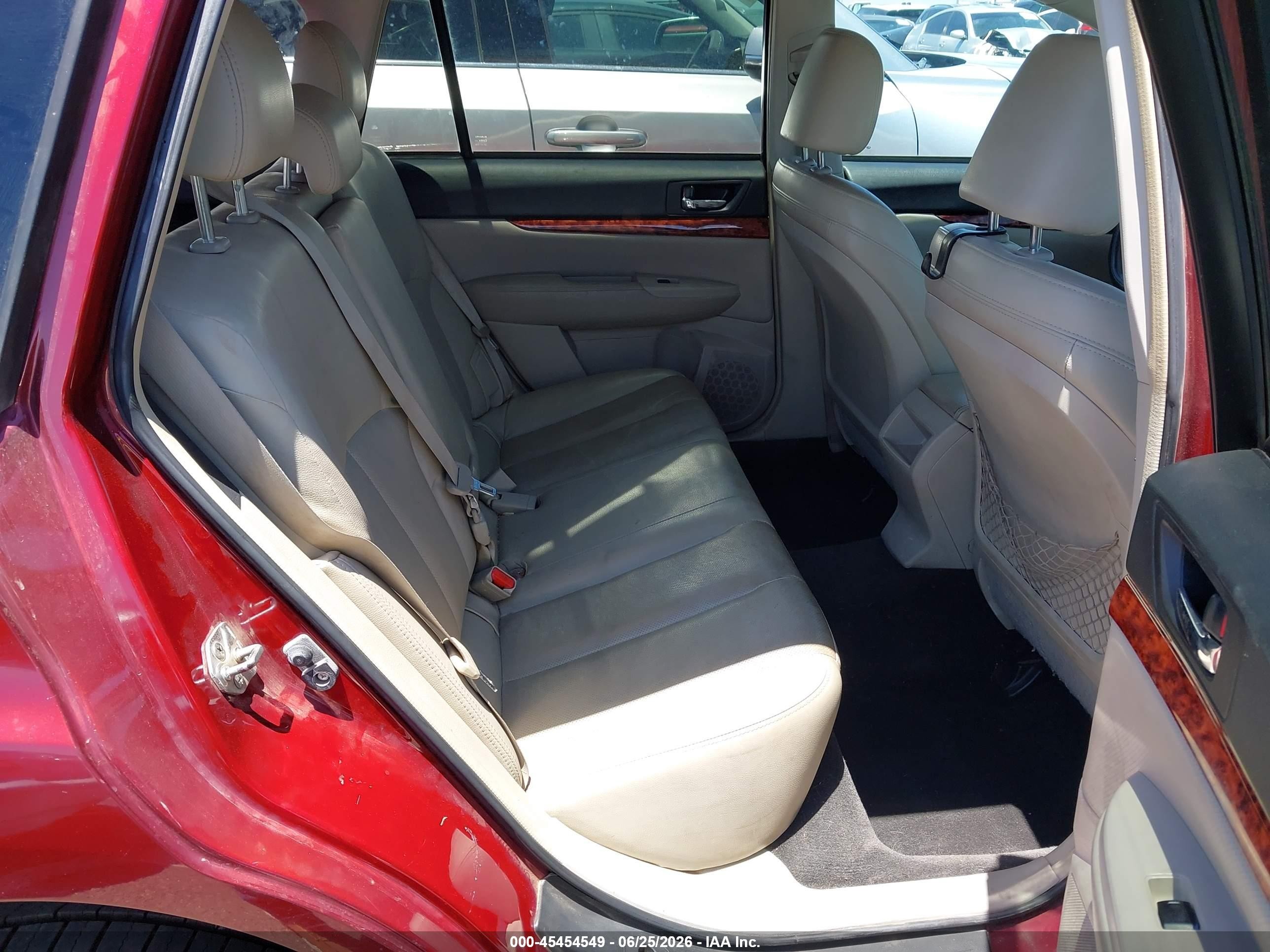 2011 Subaru Outback 2.5i Limited Maroon vin: 4S4BRBJC2B3428474