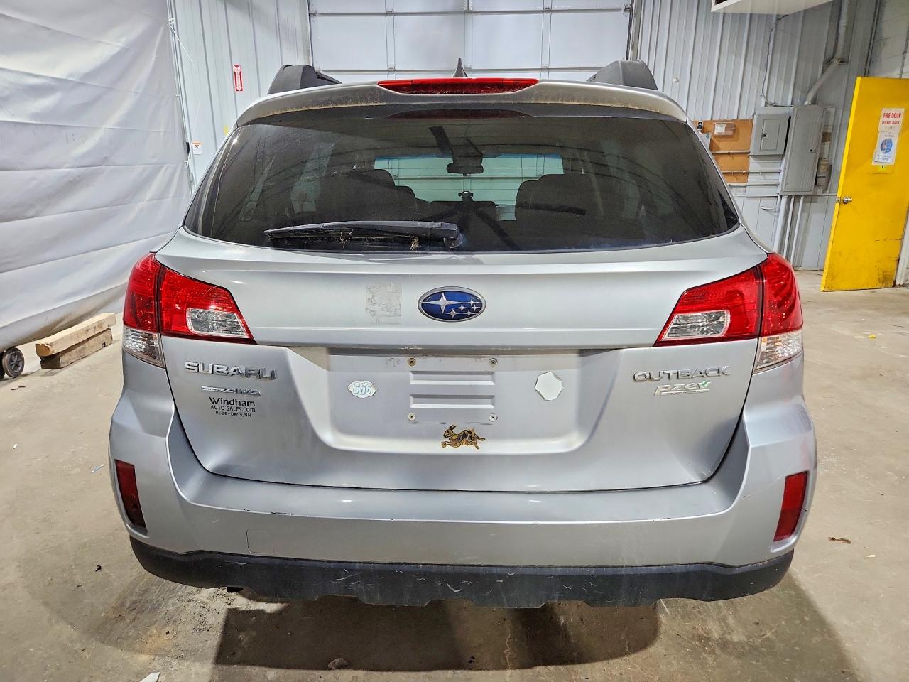 2012 Subaru Outback 2.5i Limited Silver vin: 4S4BRBJC3C3260393