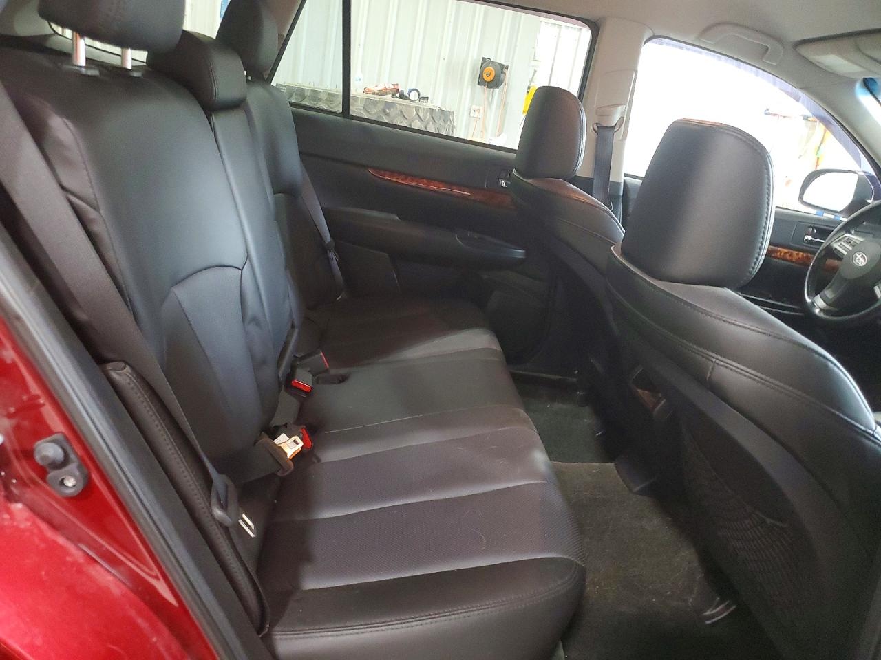 2012 Subaru Outback 2.5i Limited Red vin: 4S4BRBJC4C3271385