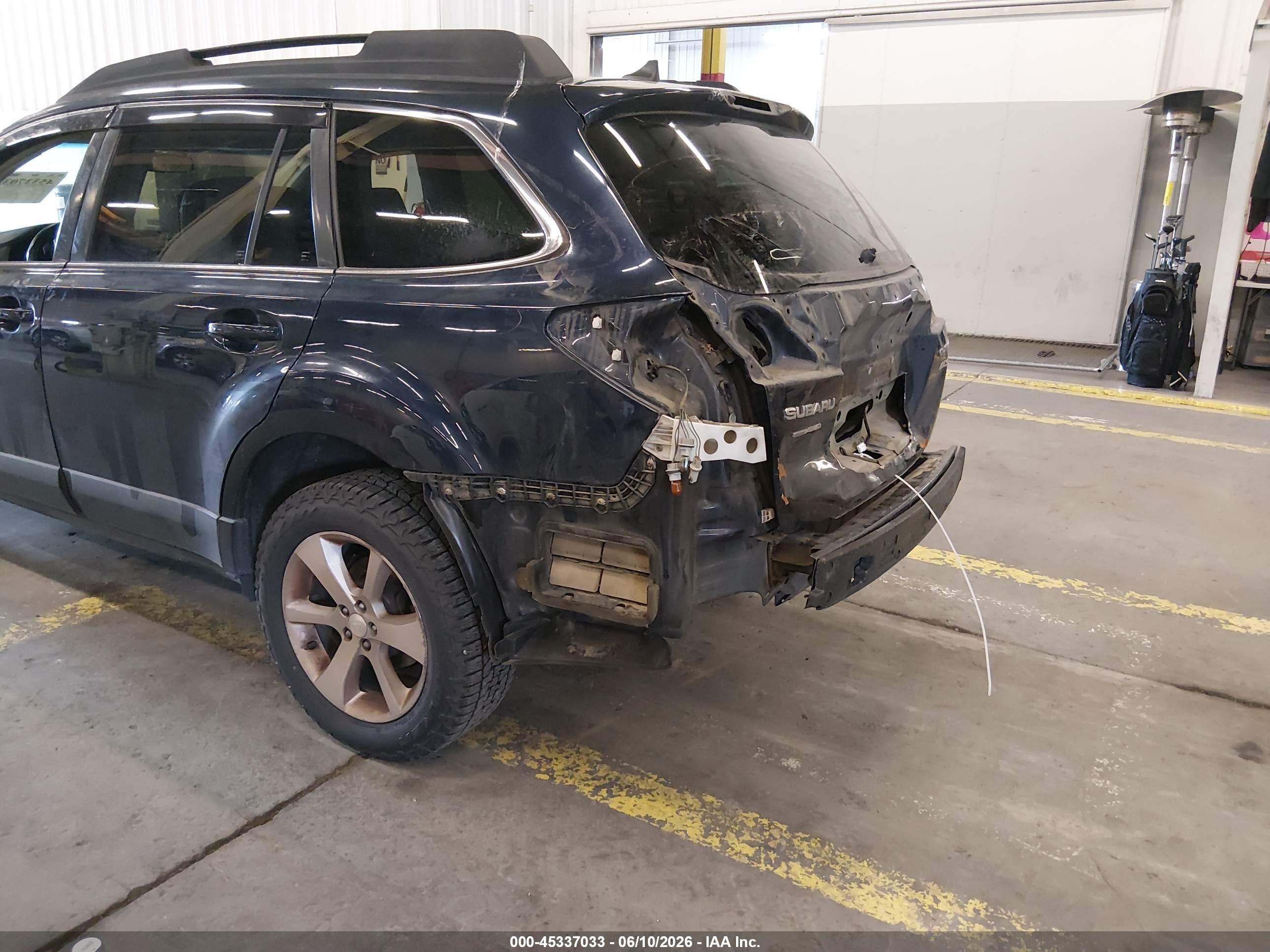 2013 Subaru Outback 2.5i Limited Blue vin: 4S4BRBJC4D3224097