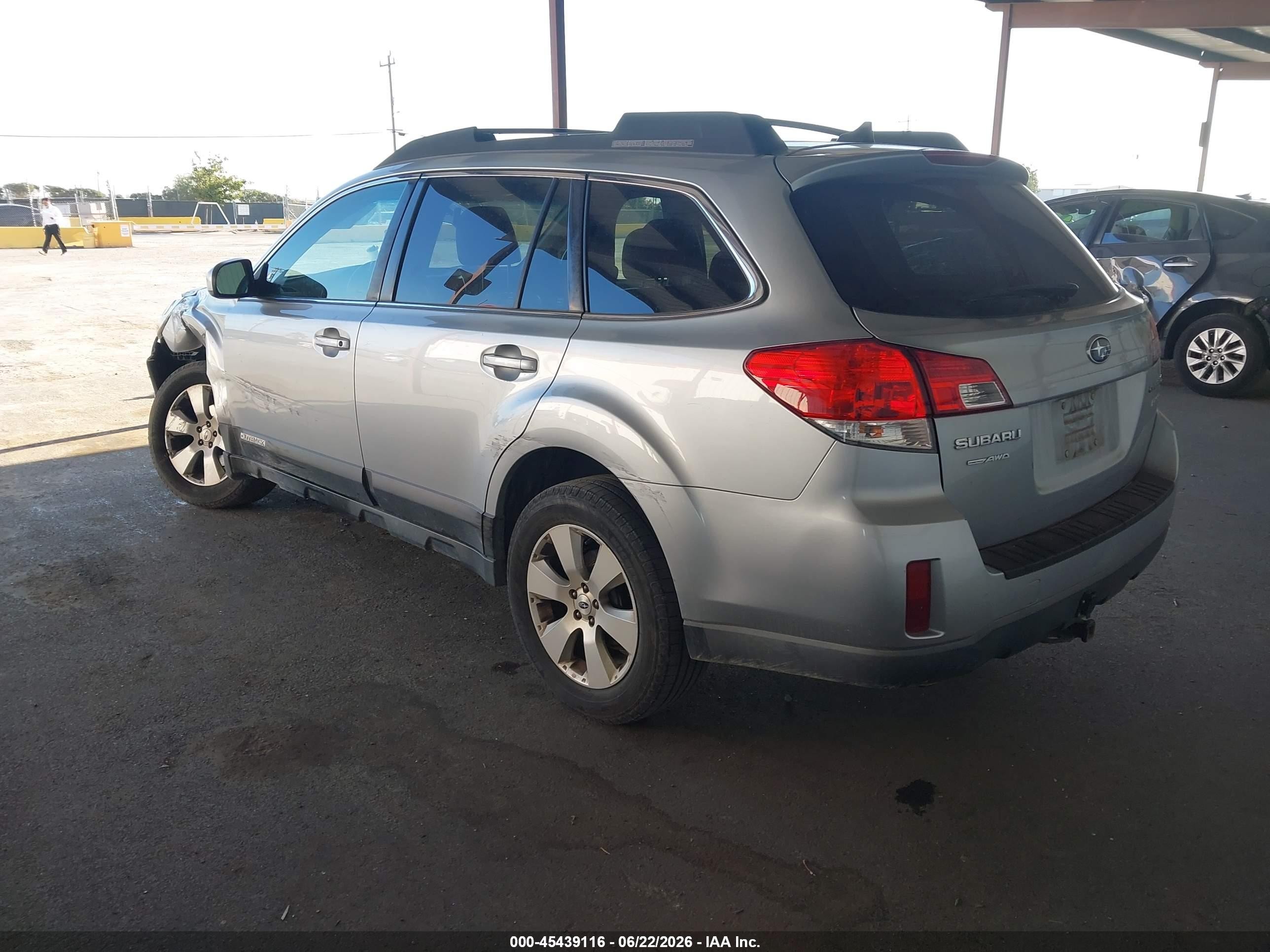 2012 Subaru Outback 2.5i Limited Silver vin: 4S4BRBJC5C3301994