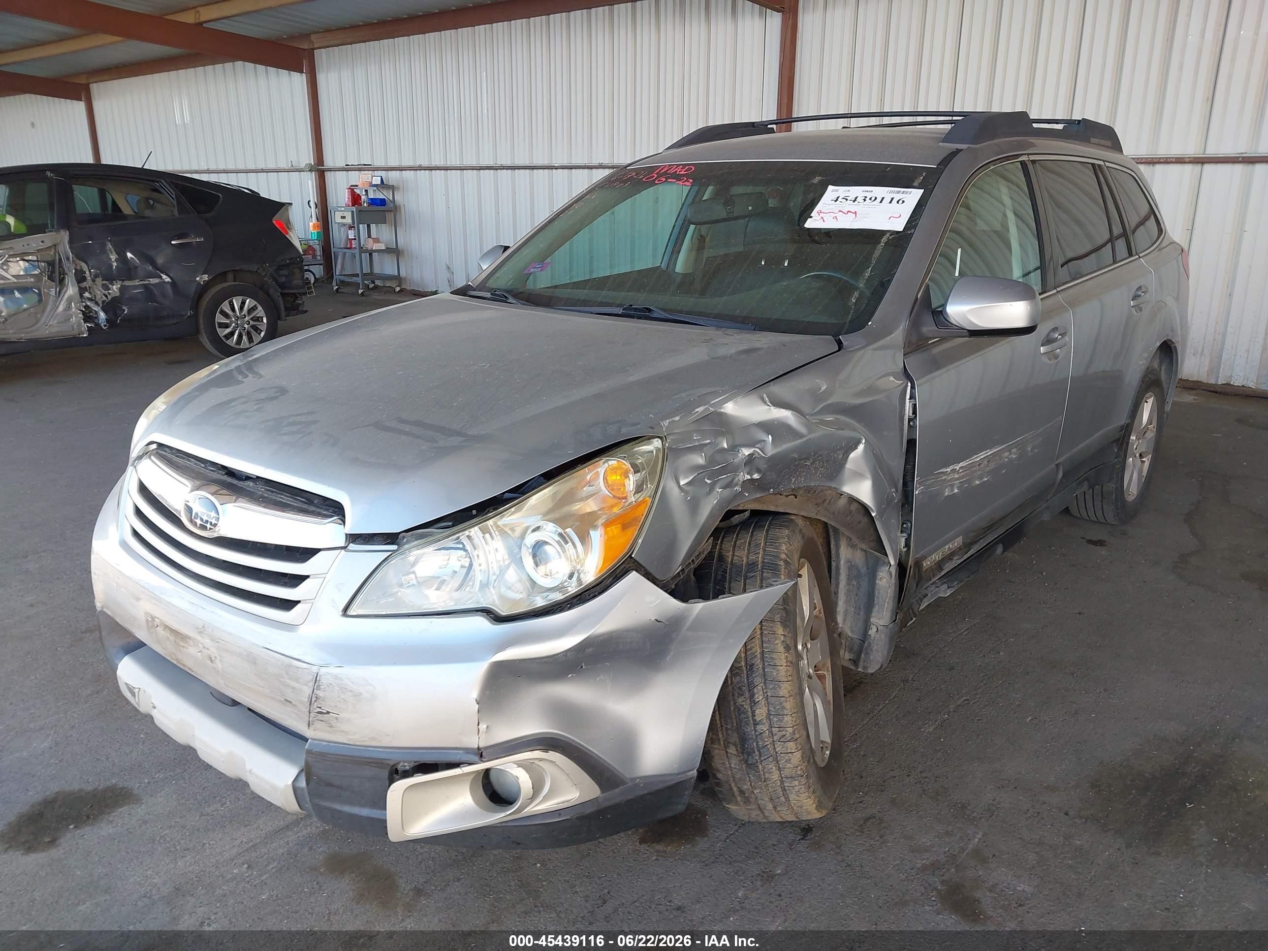 2012 Subaru Outback 2.5i Limited Silver vin: 4S4BRBJC5C3301994