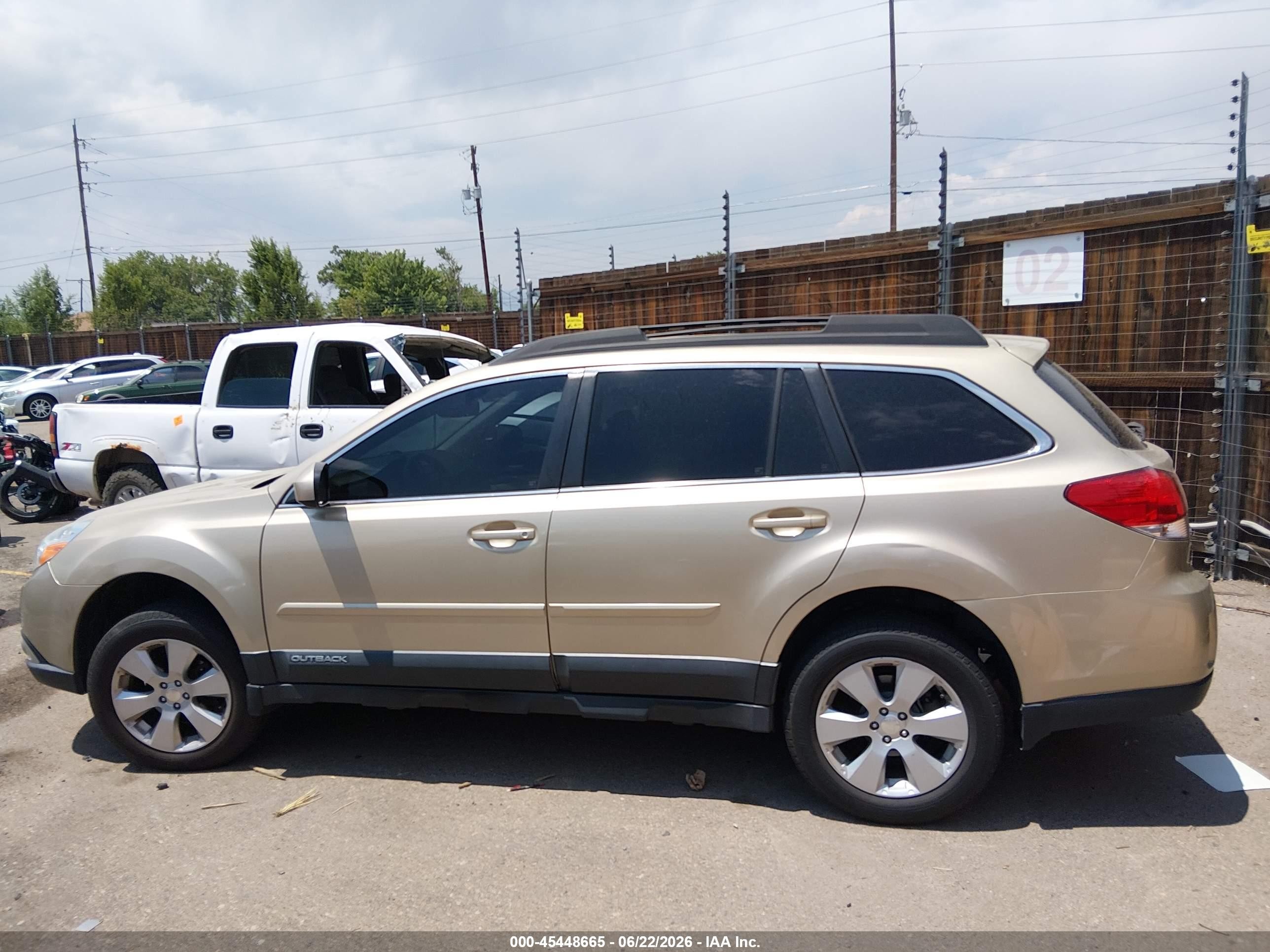 2010 Subaru Outback 2.5i Limited Gold vin: 4S4BRBJC6A3322432
