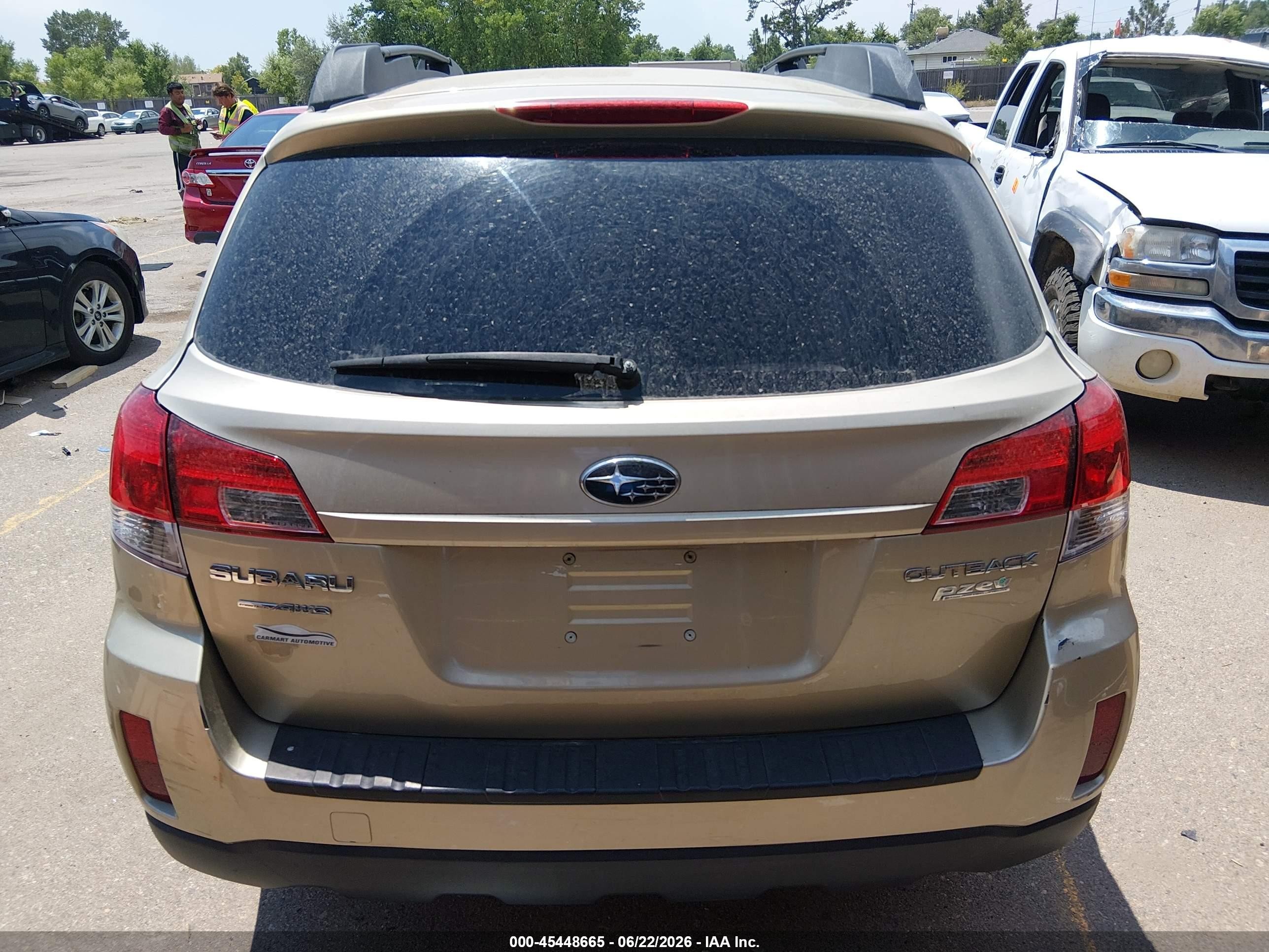 2010 Subaru Outback 2.5i Limited Gold vin: 4S4BRBJC6A3322432