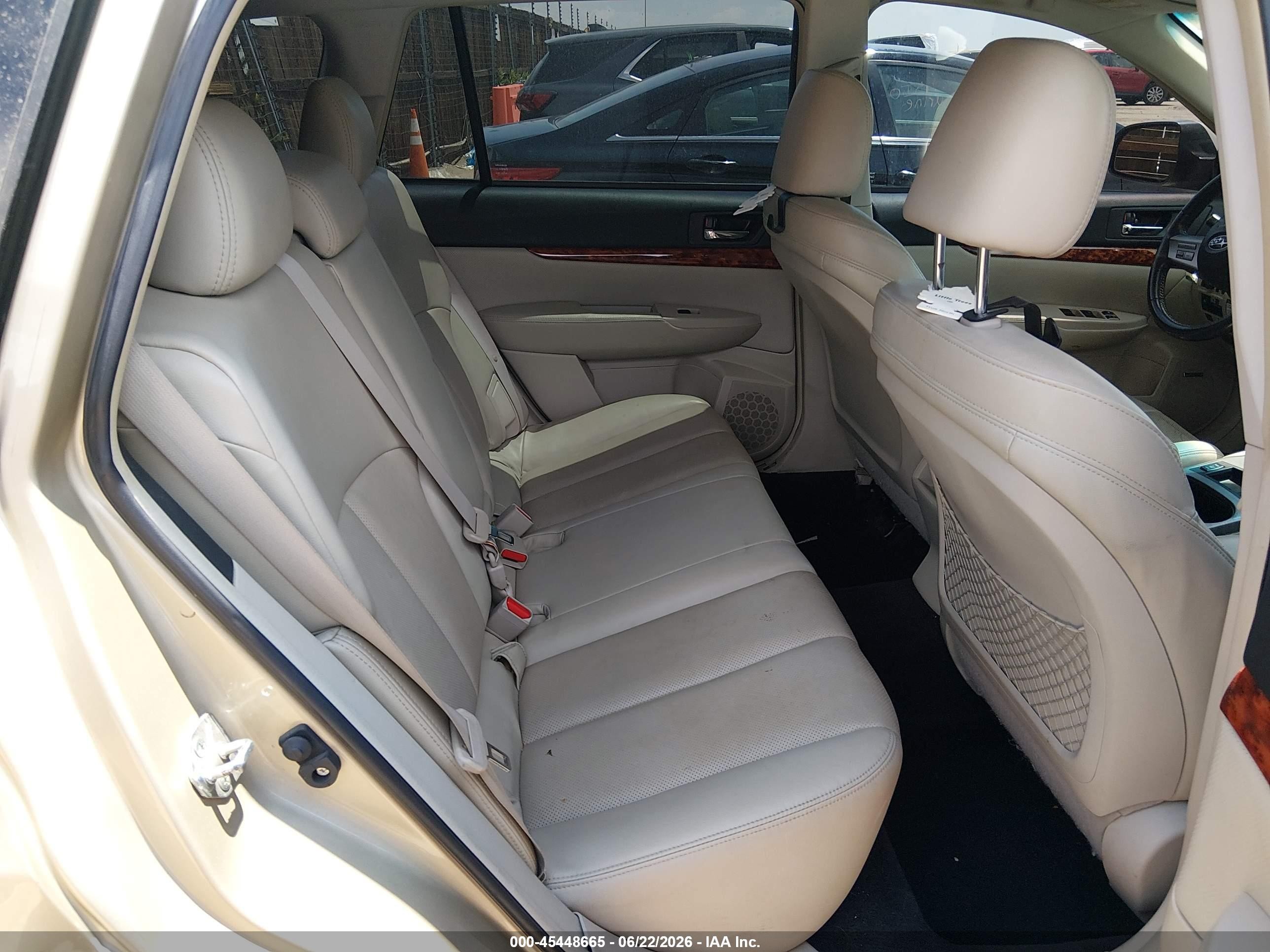 2010 Subaru Outback 2.5i Limited Gold vin: 4S4BRBJC6A3322432