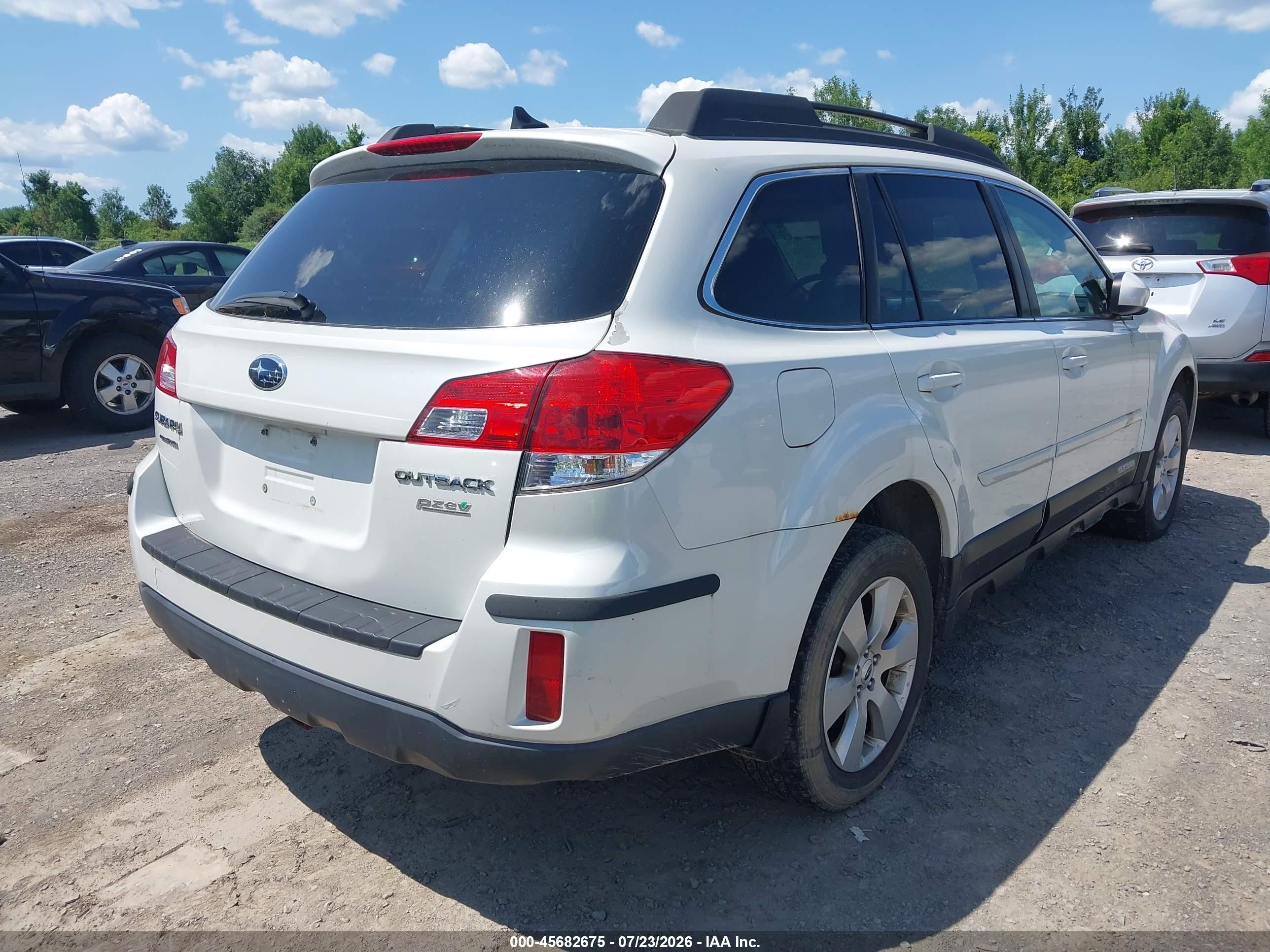 2012 Subaru Outback 2.5i Limited White vin: 4S4BRBJC6C3278502