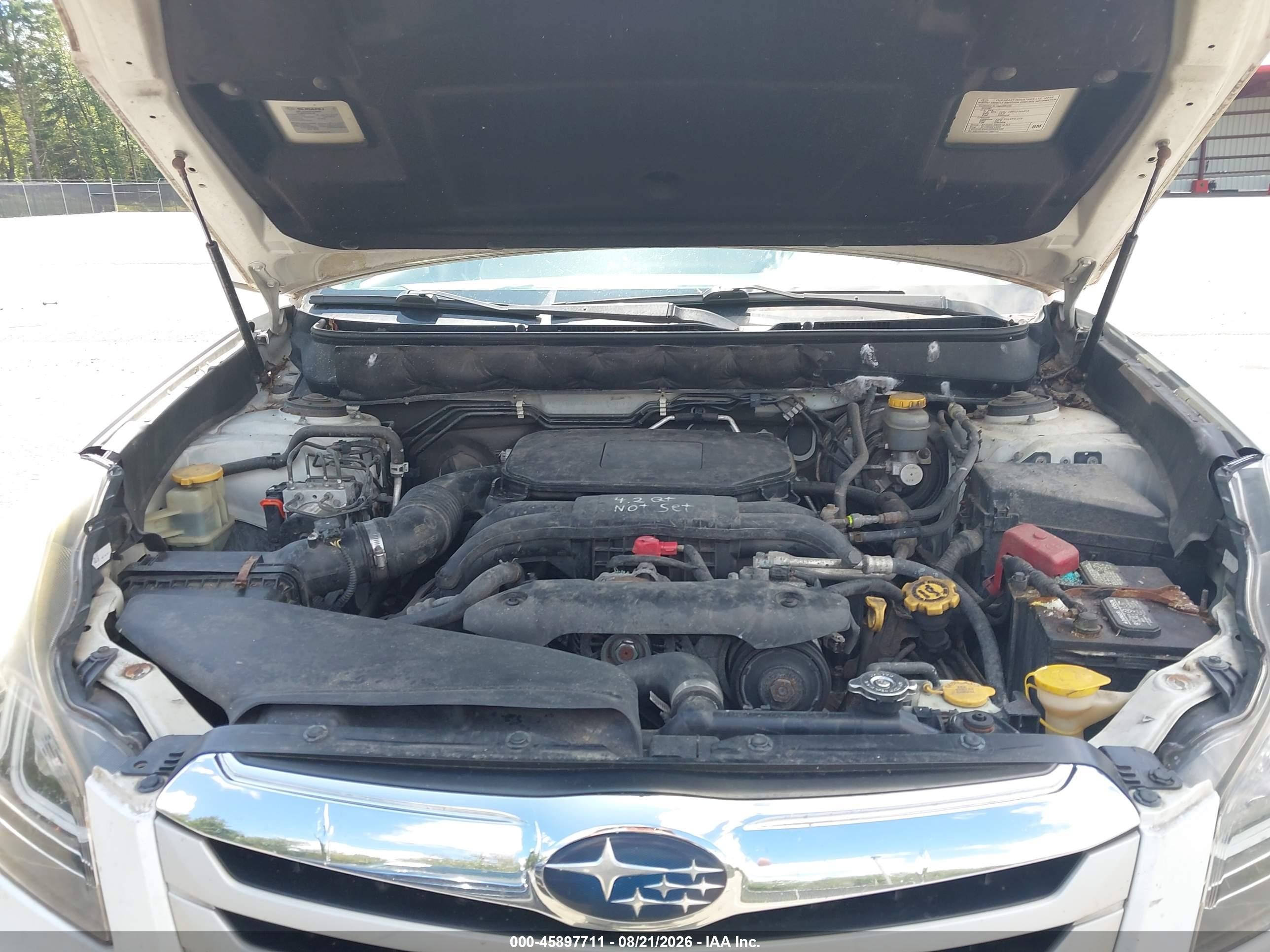 2010 Subaru Outback 2.5i Limited White vin: 4S4BRBJC9A3373097