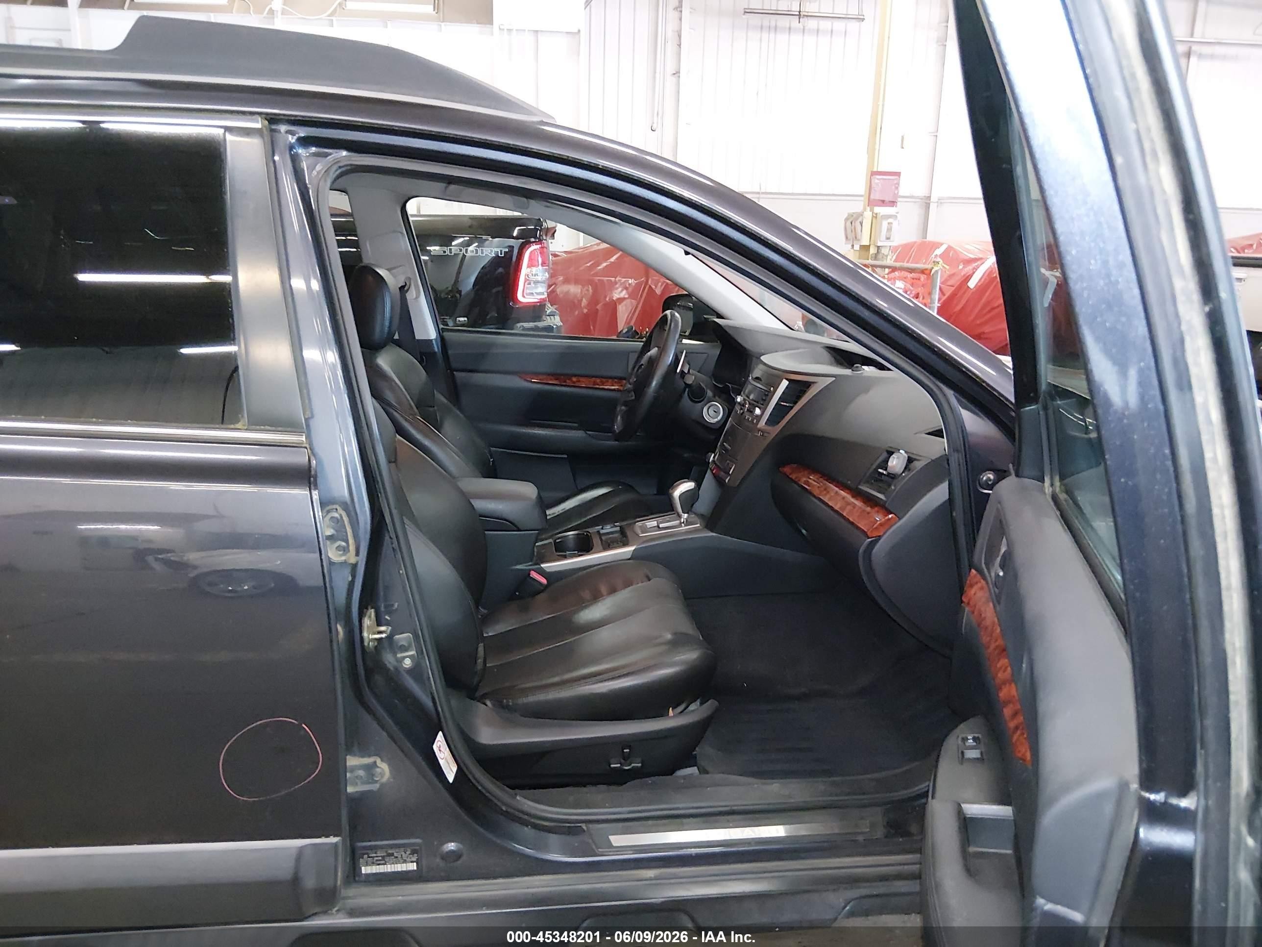 2010 Subaru Outback 2.5i Limited Gray vin: 4S4BRBKC0A3348751
