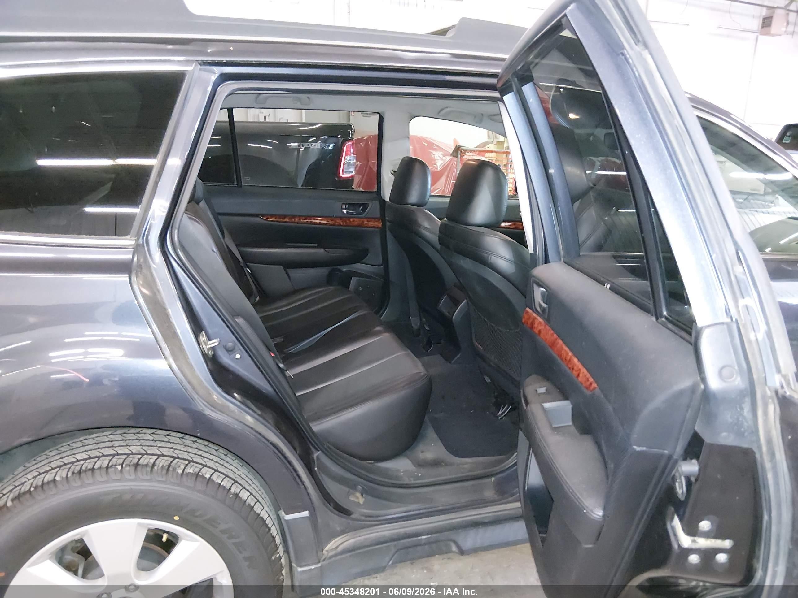 2010 Subaru Outback 2.5i Limited Gray vin: 4S4BRBKC0A3348751