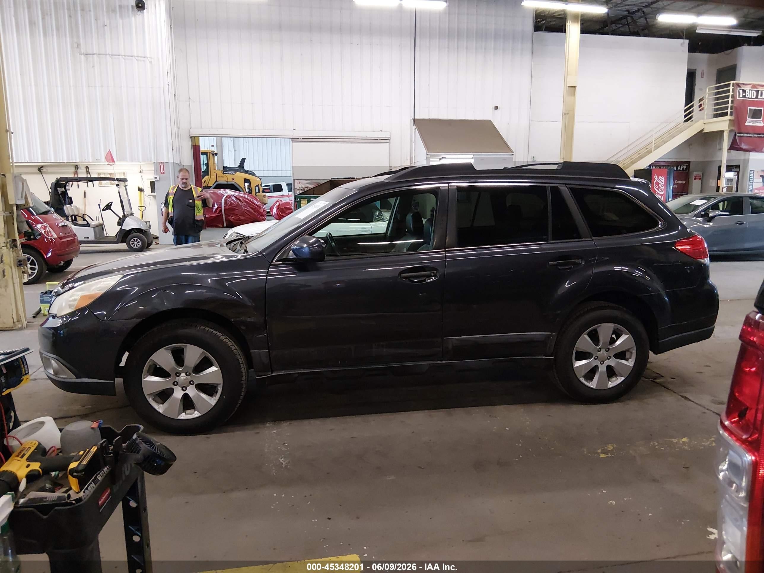 2010 Subaru Outback 2.5i Limited Gray vin: 4S4BRBKC0A3348751