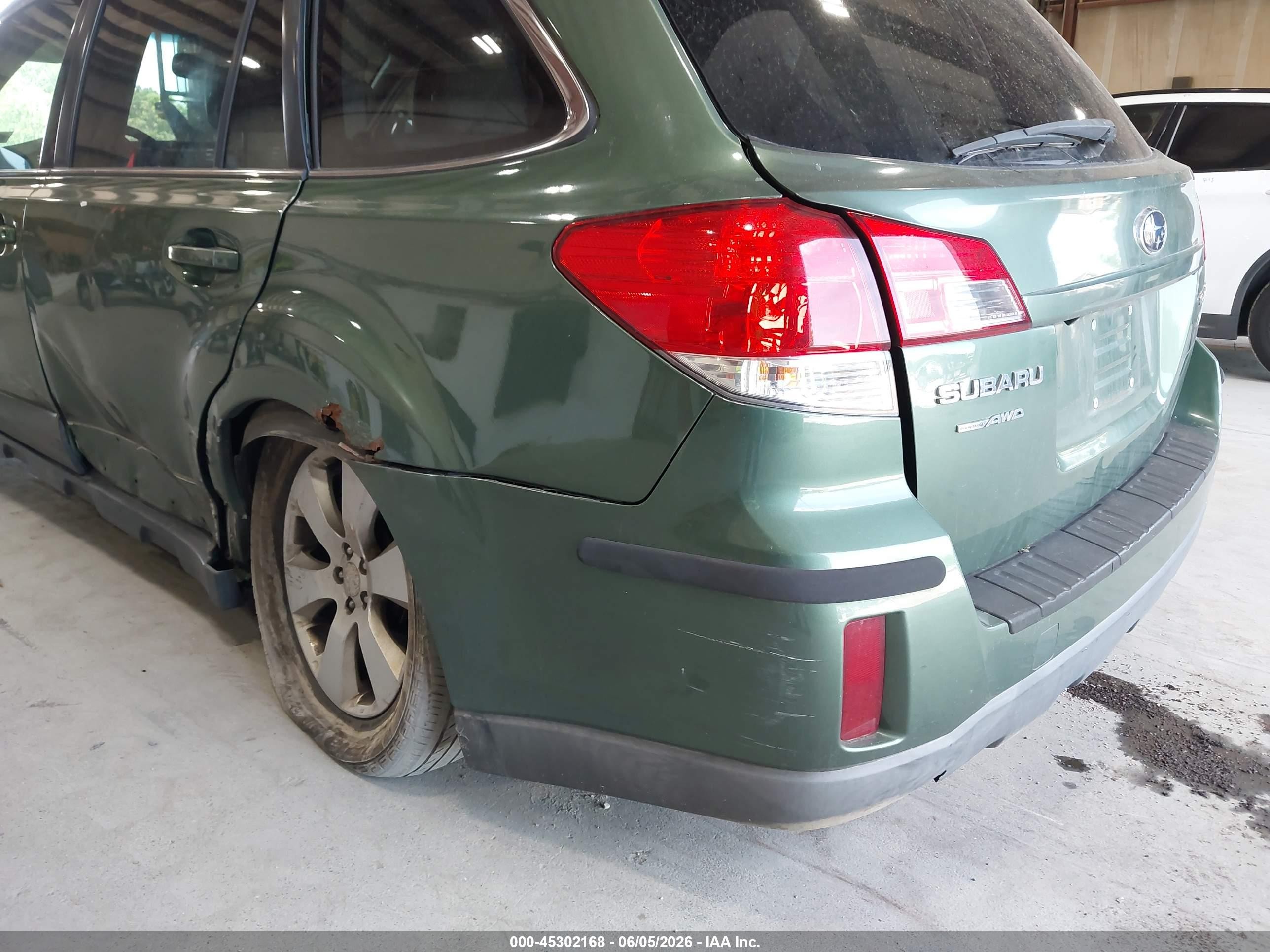 2011 Subaru Outback 2.5i Limited Green vin: 4S4BRBKC0B3390547